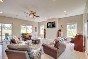 Alquiler Temporario - Kid-friendly Pasco Farmhouse w/ Playset, Game Room