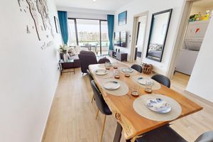 Alquiler Vacacional - Elegante Apartamento con Vista a la Piscina