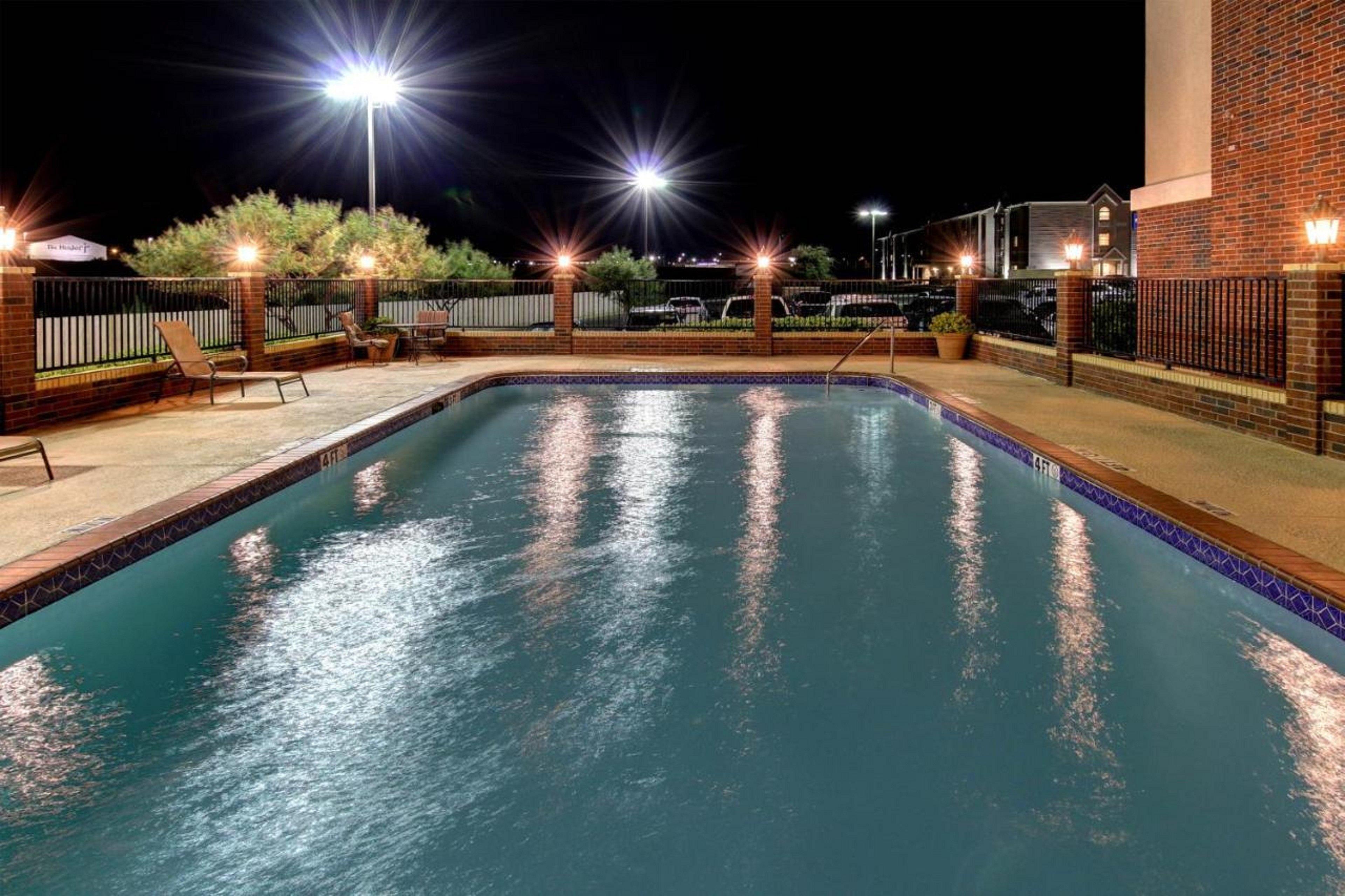 Vista Piscina Holiday Inn Express and Suites San Angelo