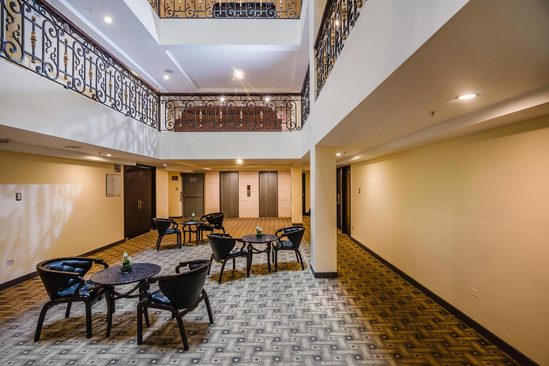 Vista Exterior Hotel Nobility
