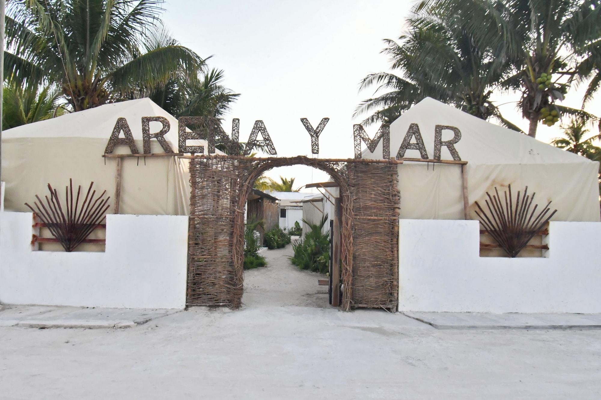 Vista Exterior Arena y Mar Seaside Glamping Adults Only