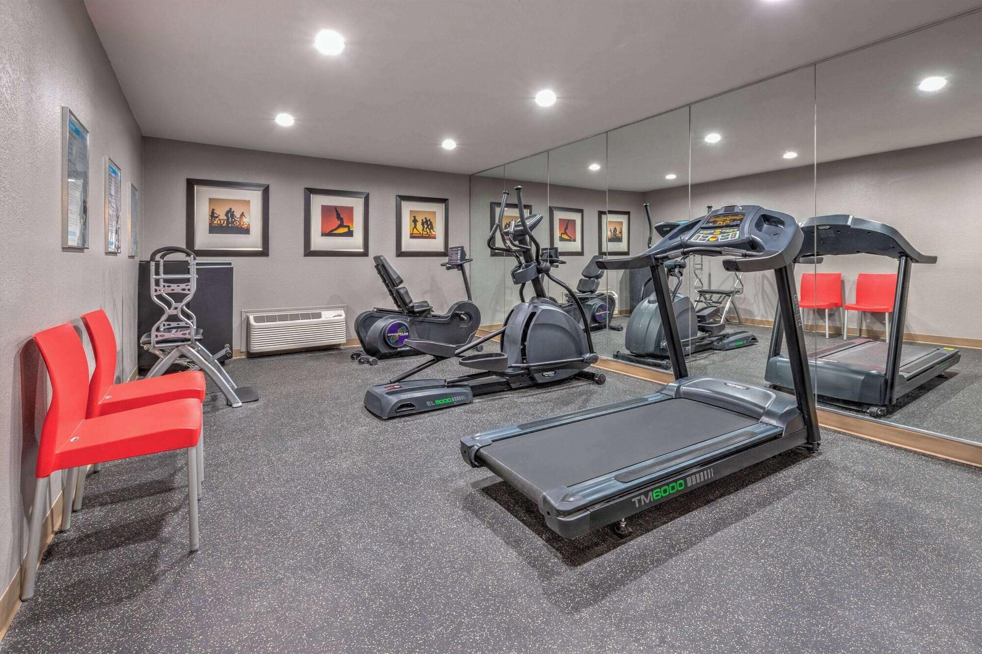 Gimnasio Hawthorn Extended Stay by Wyndham Bedford / Dallas