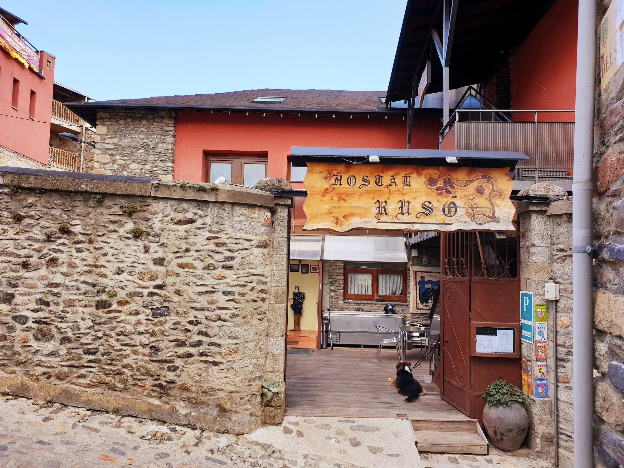 Vista Exterior Hostal Ruso