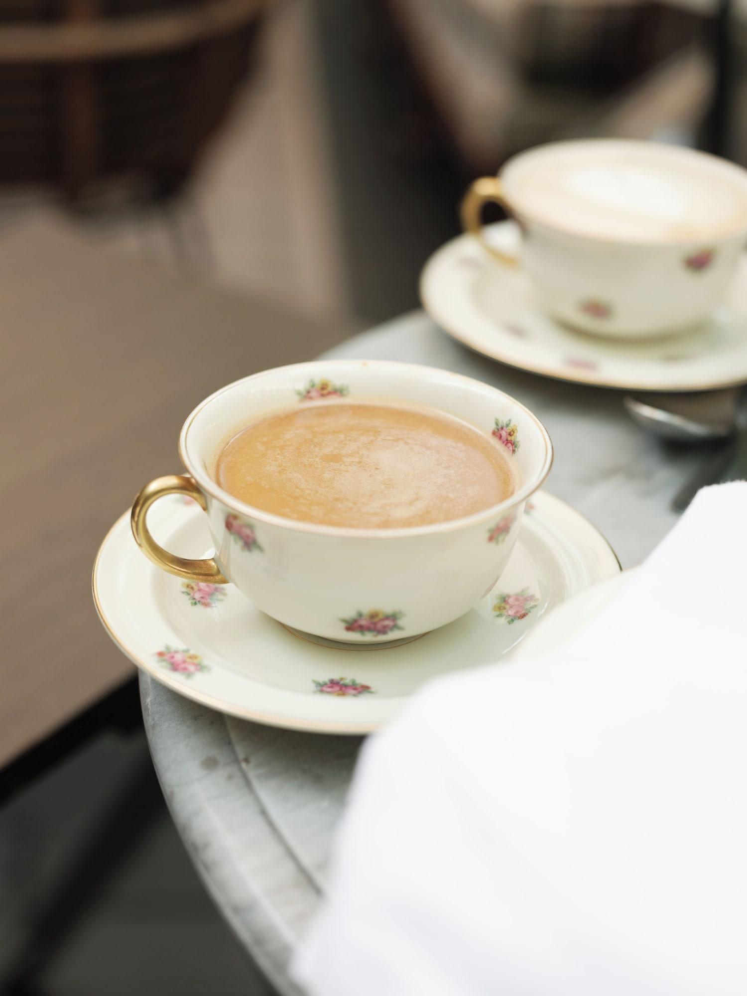 Bar/Salón Atemporal by Andean