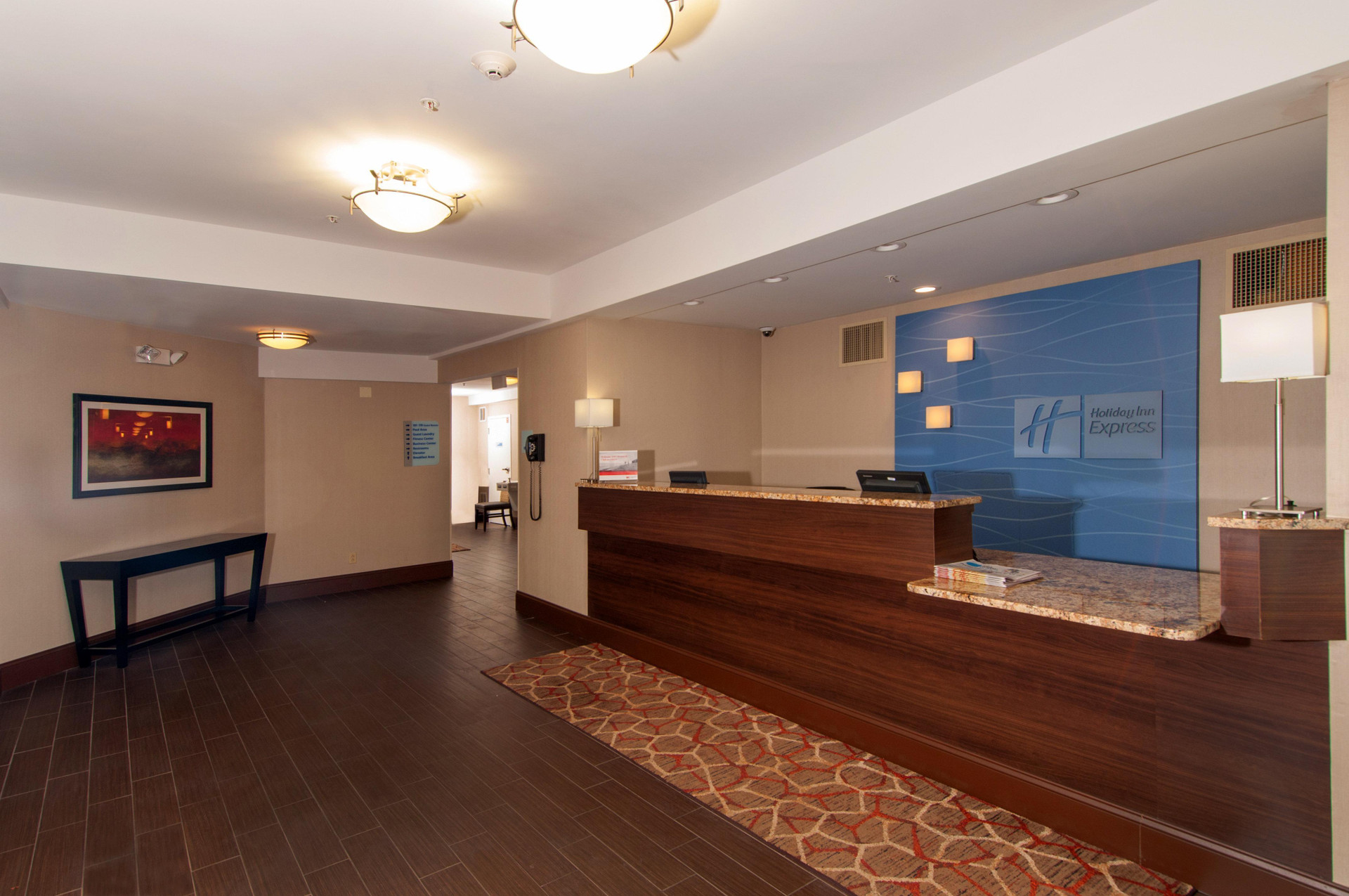 Vista Lobby Holiday Inn Express Vernon - Manchester