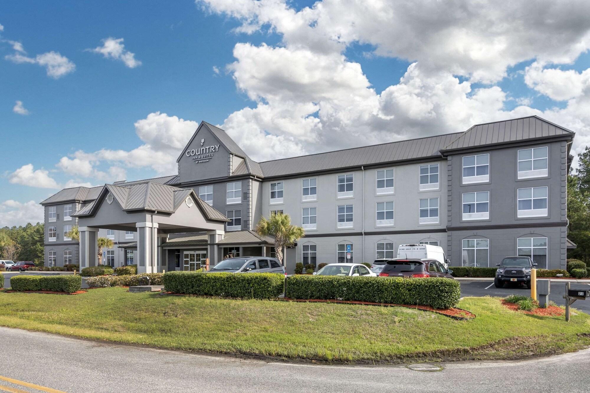 Vista Exterior Country Inn & Suites by Radisson, Savannah Airport, GA