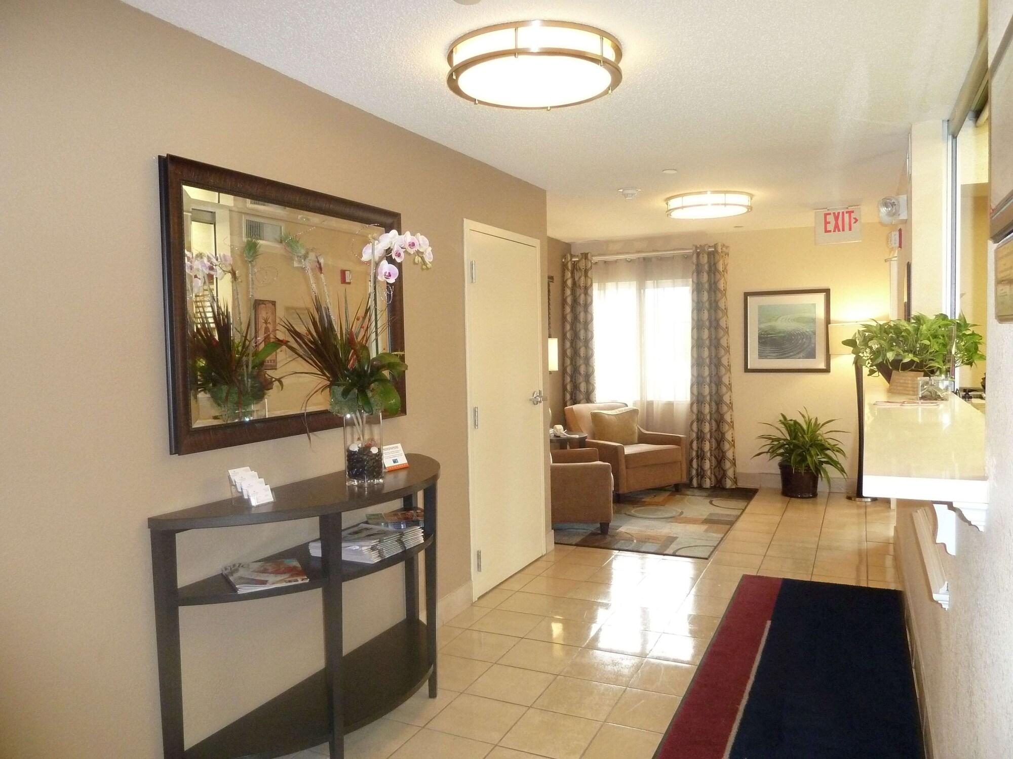 Vista Lobby Sonesta Simply Suites Chicago Libertyville