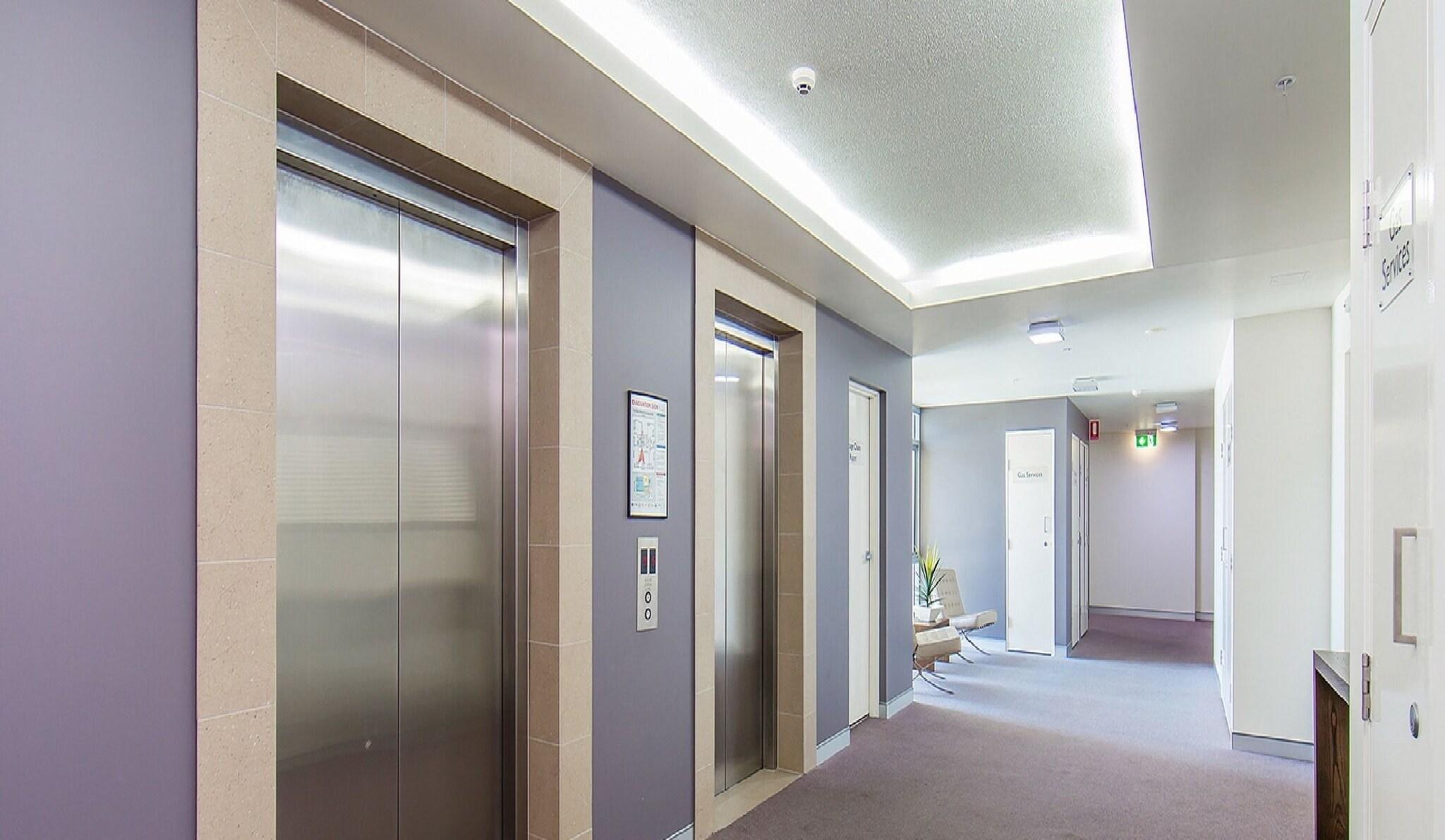 Vista Lobby Proximity Waterfront Apartments