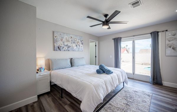 Near Las Vegas Strip House w/ beautiful Pool, Jacuzzi, BBQ, large TVs - Hoteles con jacuzzi en Las Vegas, Nevada