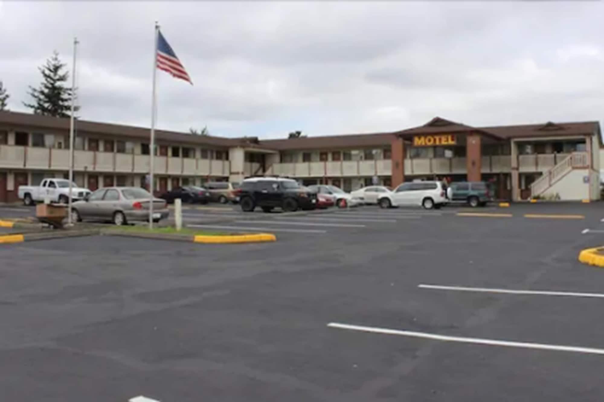 Varios Kings Motor Inn