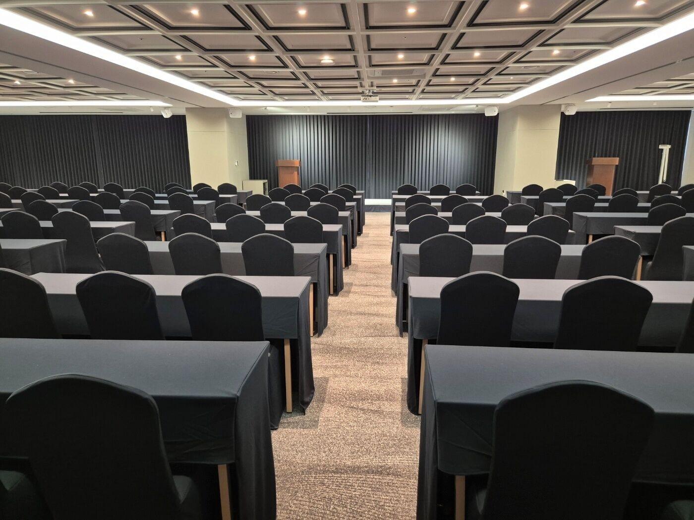 Sala de Reuniones WAVE M HOTEL EAST