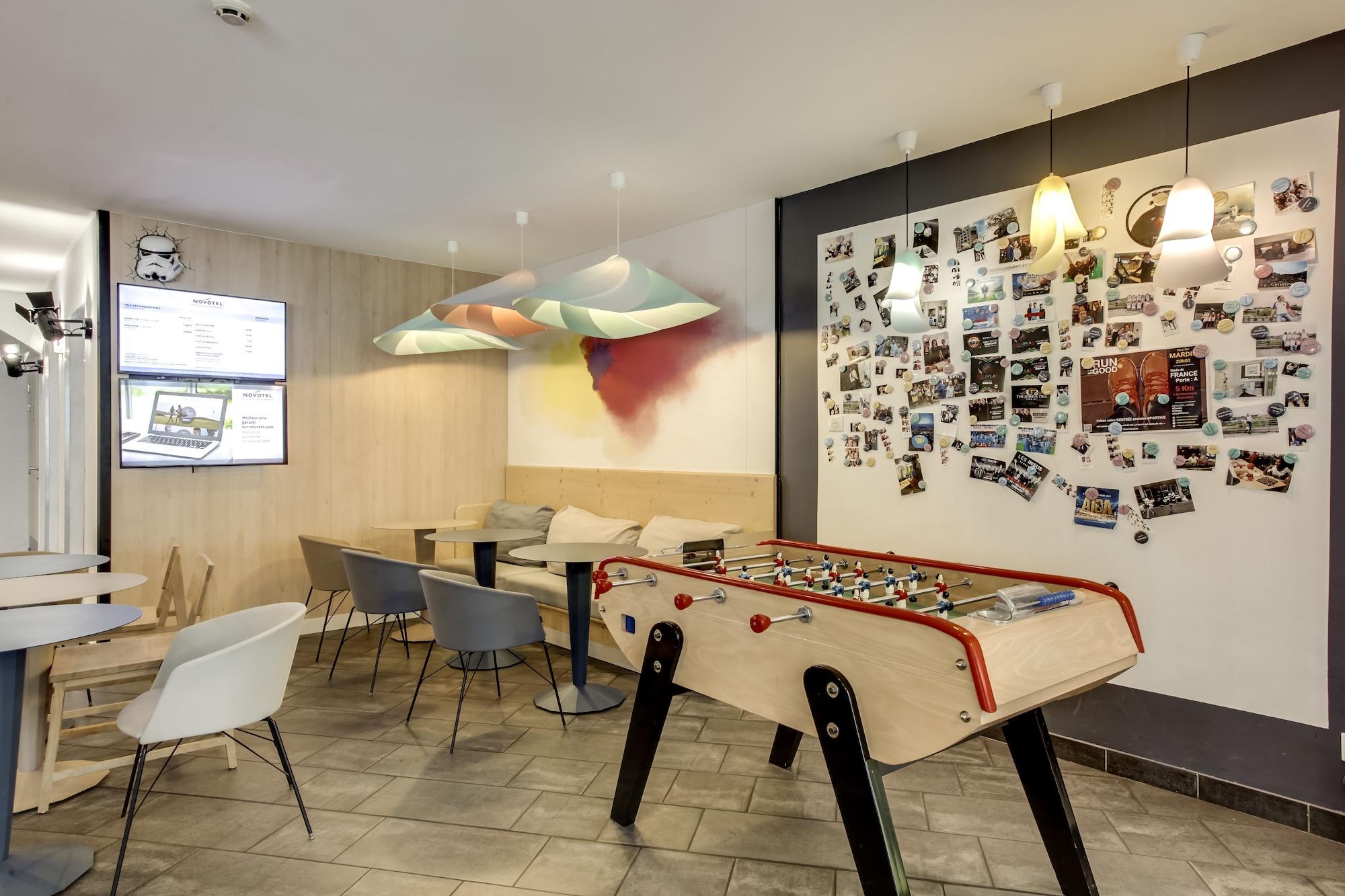 Vista Lobby Novotel Suites Paris Stade De France