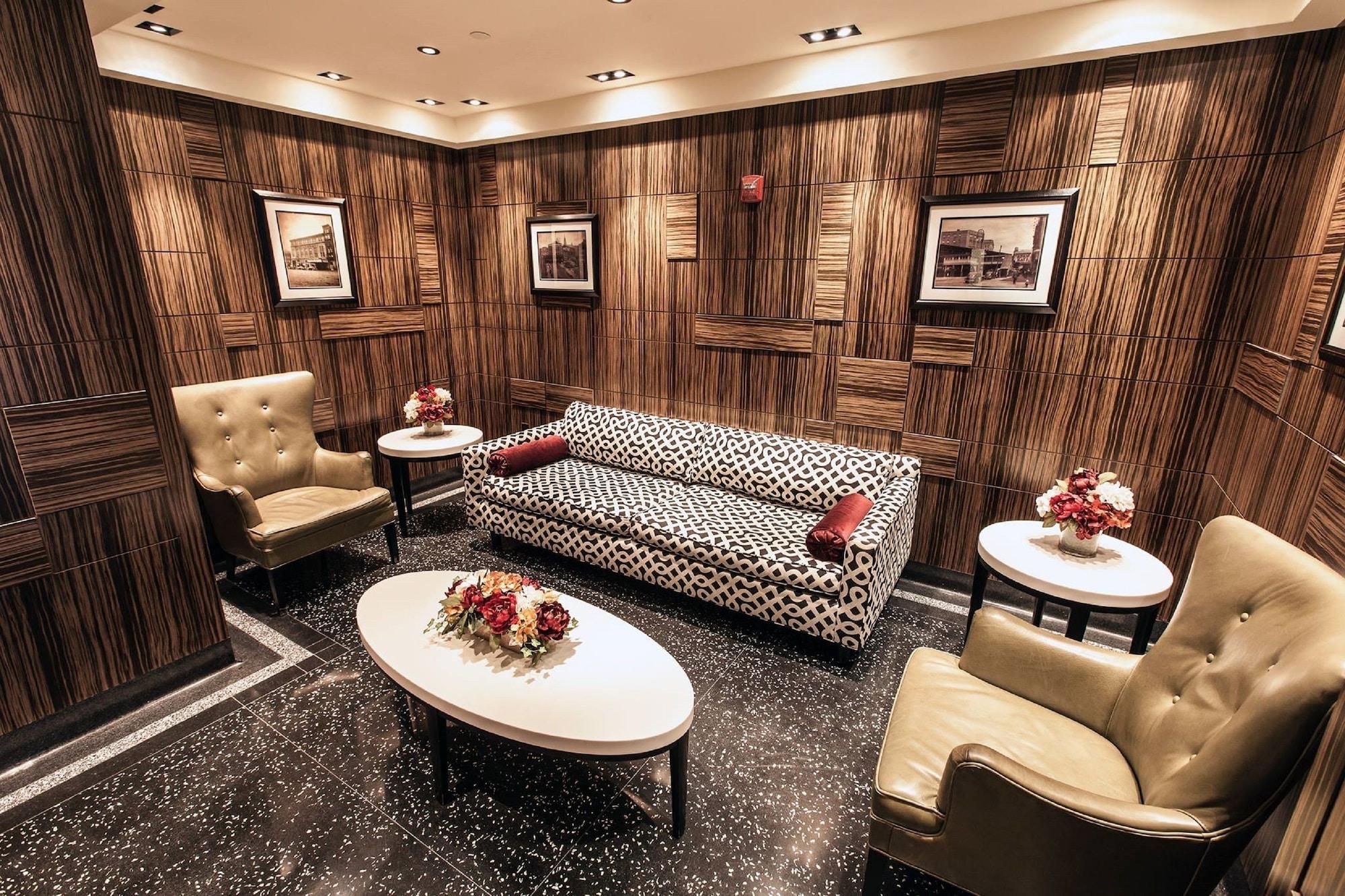 Vista Lobby Opera House Hotel