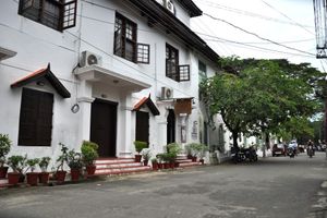 Alojamiento - The Old Courtyard Hotel