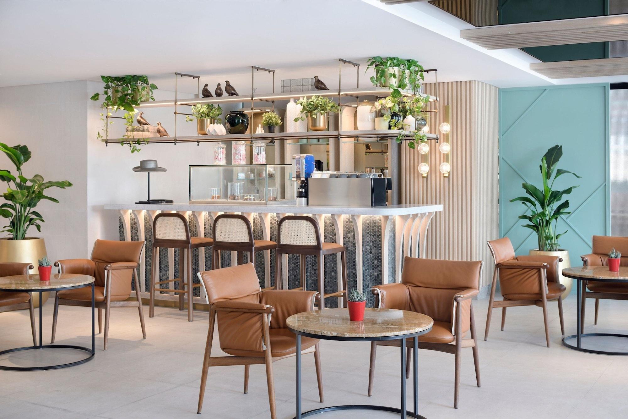 Restaurant Delta Hotels by Marriott, Dubai Investment Park