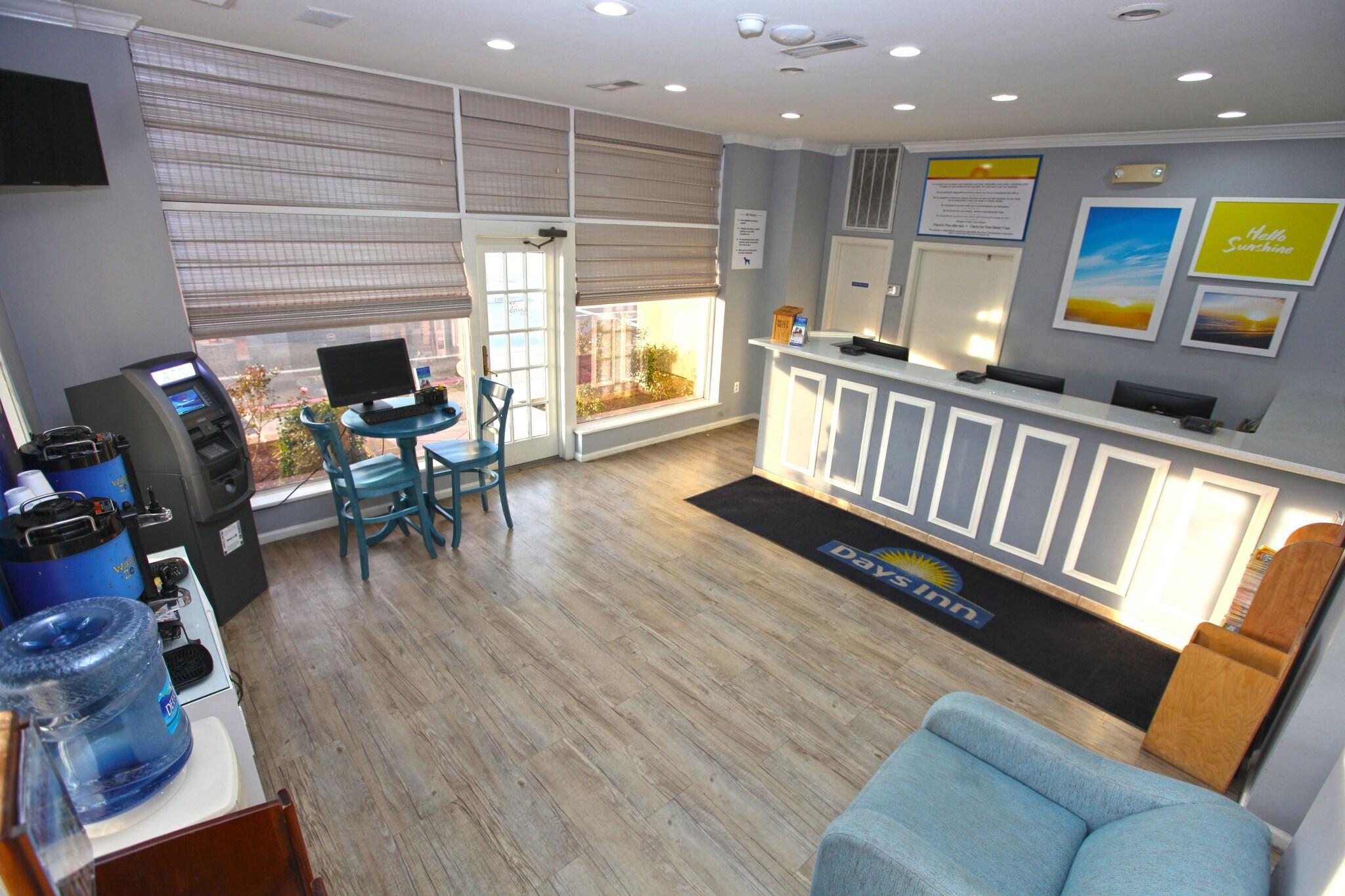 Vista Lobby Days Inn by Wyndham Ocean City Oceanfront