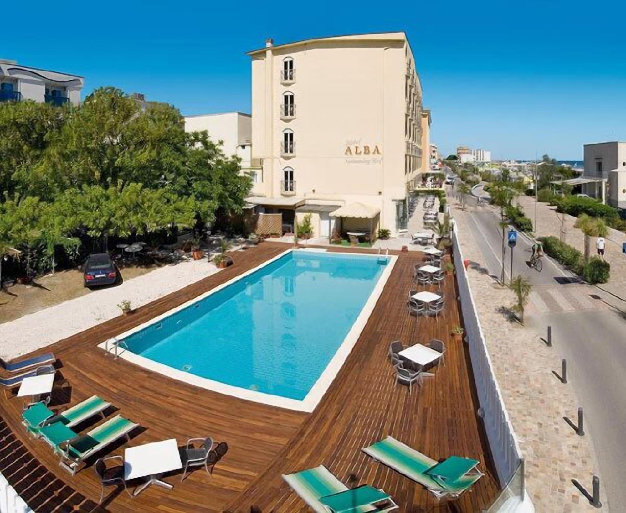 Vista Piscina Hotel Alba