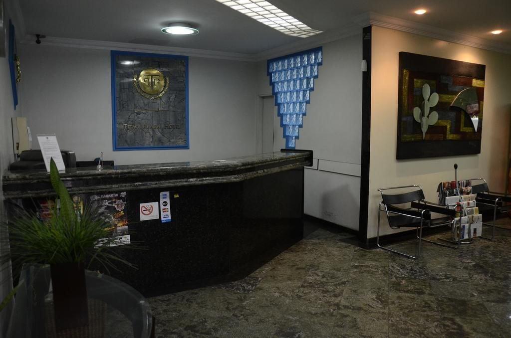 Vista do lobby Titao Plaza Hotel