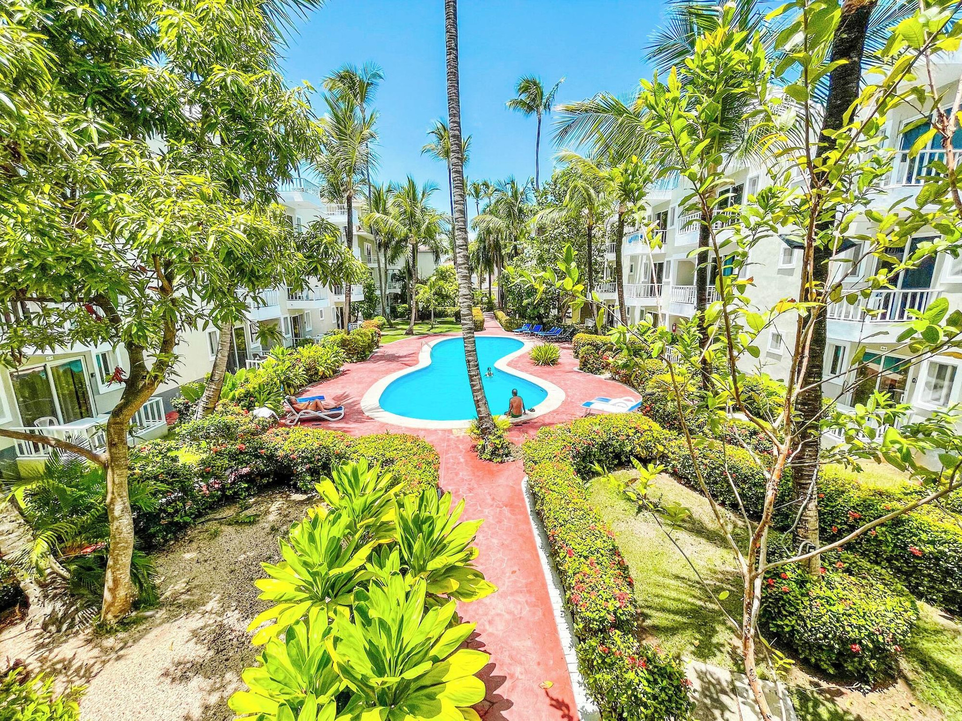 Vista Piscina TROPICANA Sol Caribes STUDIOS HOTEL