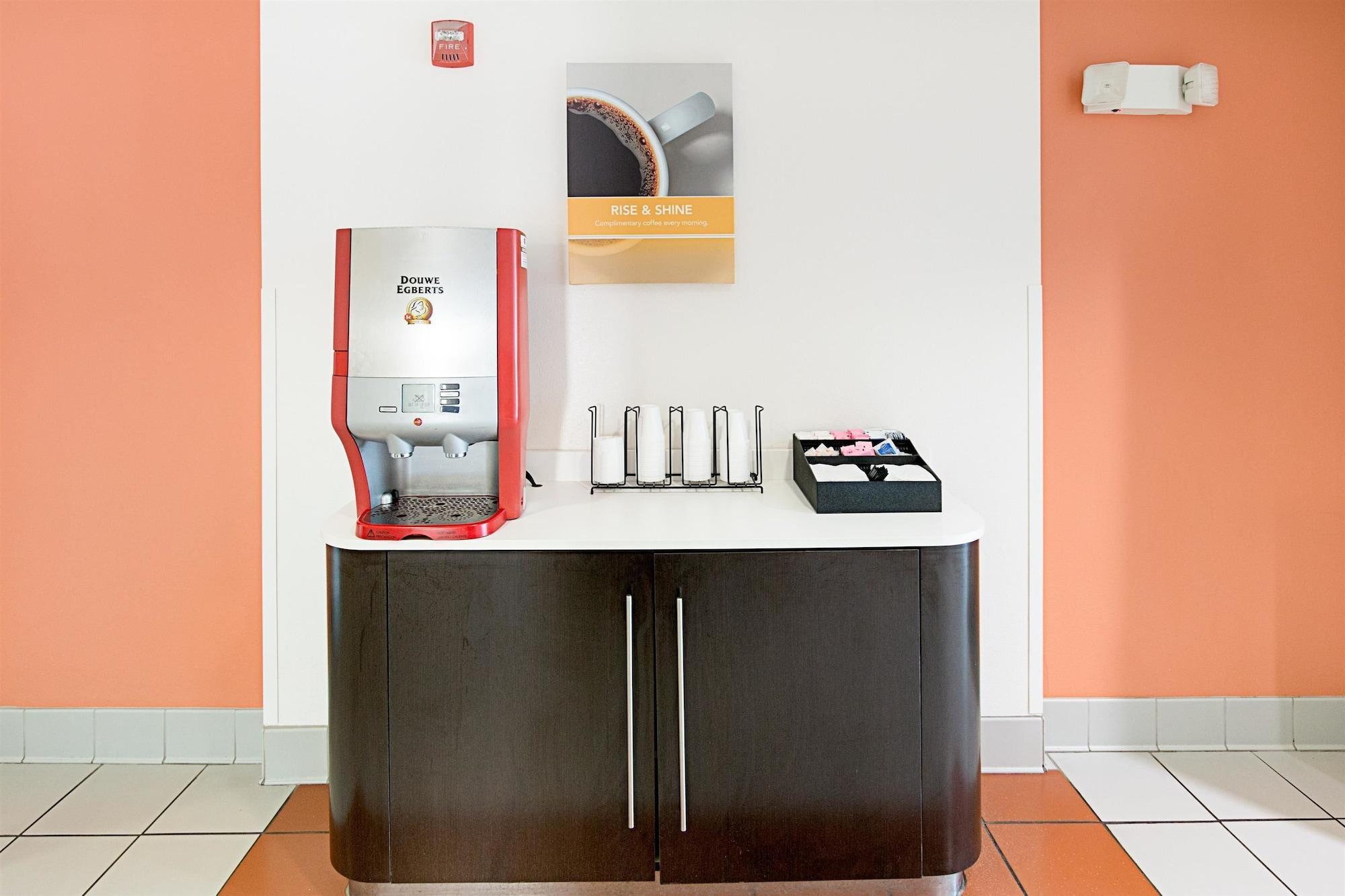 Restaurant Motel 6 Cleburne, TX