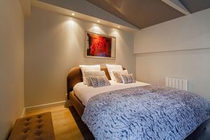Alquiler Vacacional - The Calm of a Loft on the Quays of the Bream - 10 min Metro