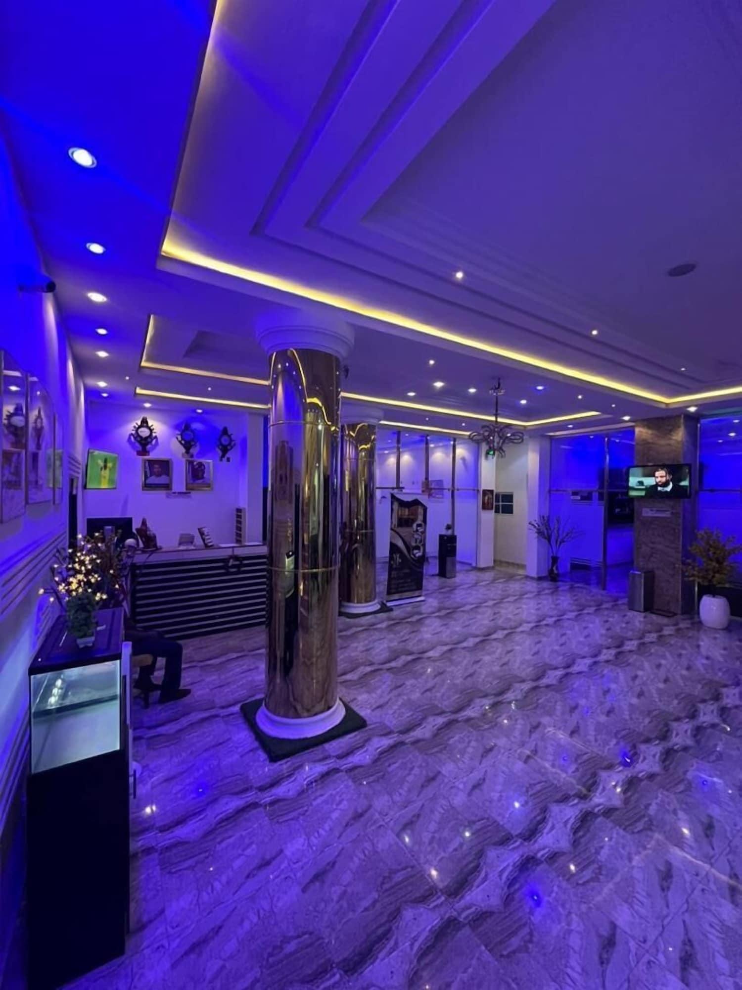 Varios Leons Hotel and Suite