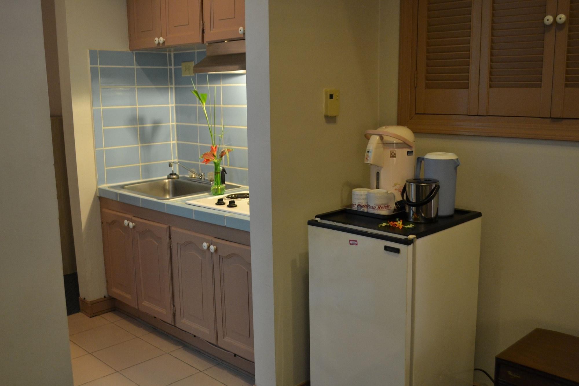 Set de Habitación West Plaza Hotel Desekel