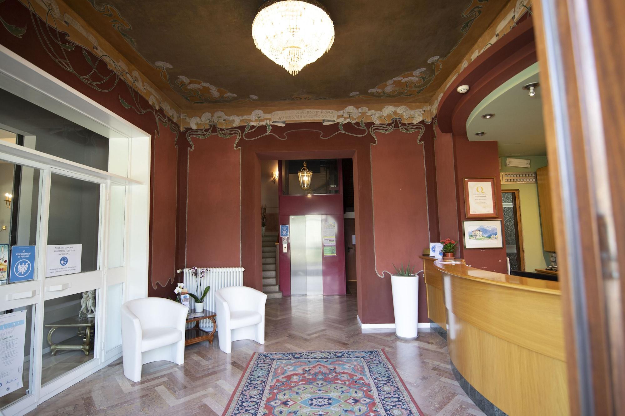 Vista Lobby Villa Imperina