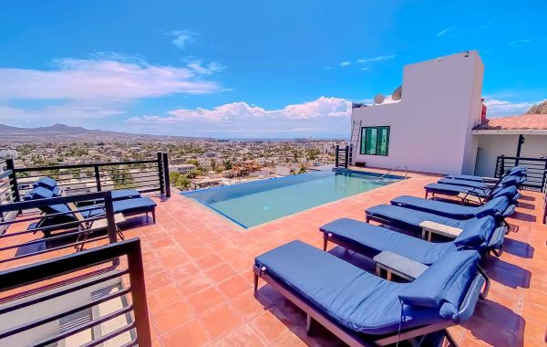Private balconies, BBQ & pool in downtown Cabo - Hoteles en Los cabos, México: todo incluido, baratos y ofertas