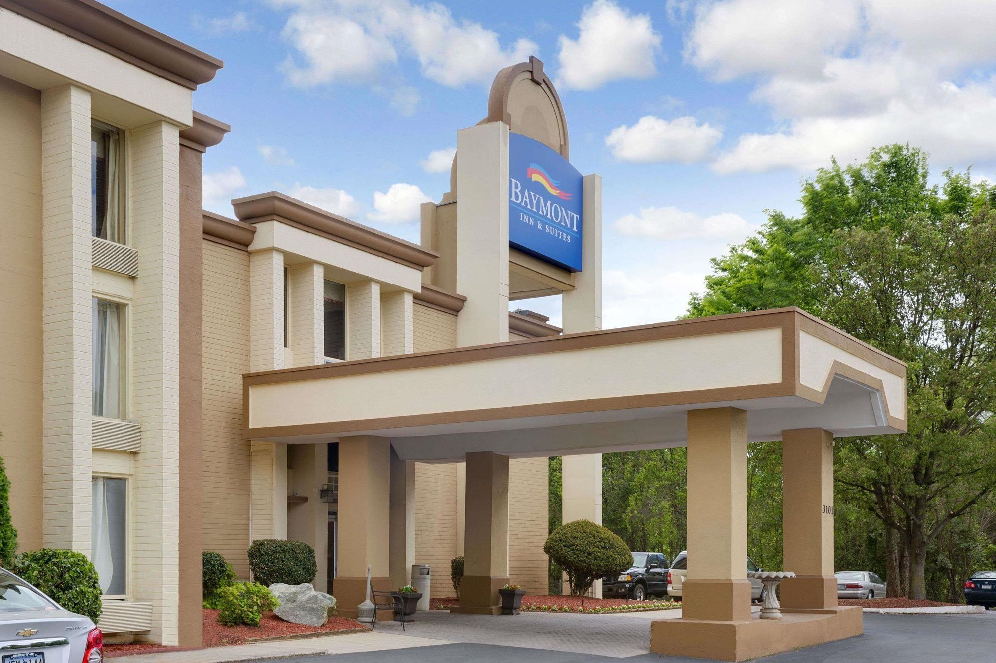 Varios Baymont by Wyndham Charlotte Airport North / I-85 North
