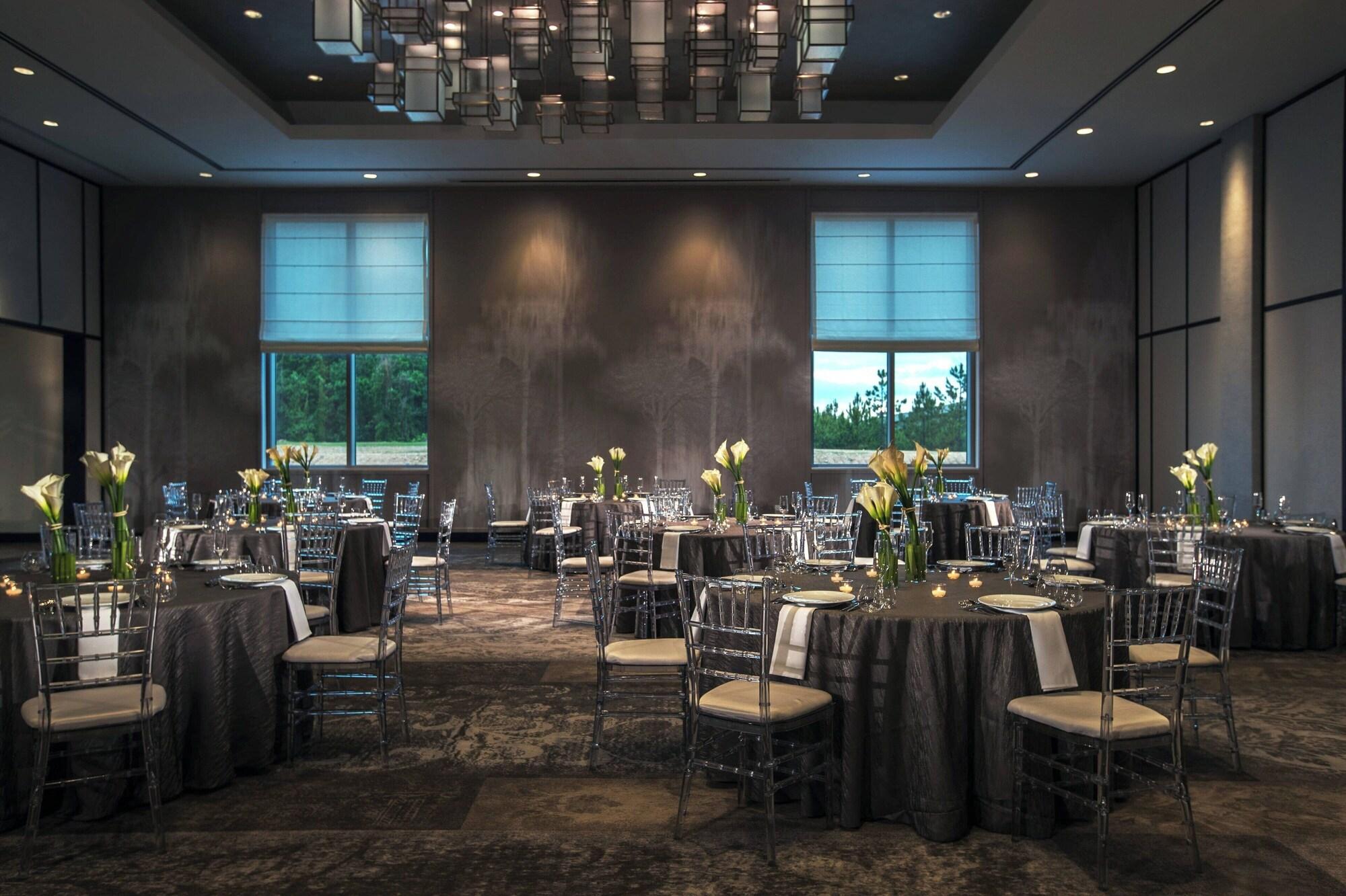 Vista Lobby Renaissance Atlanta Airport Gateway Hotel