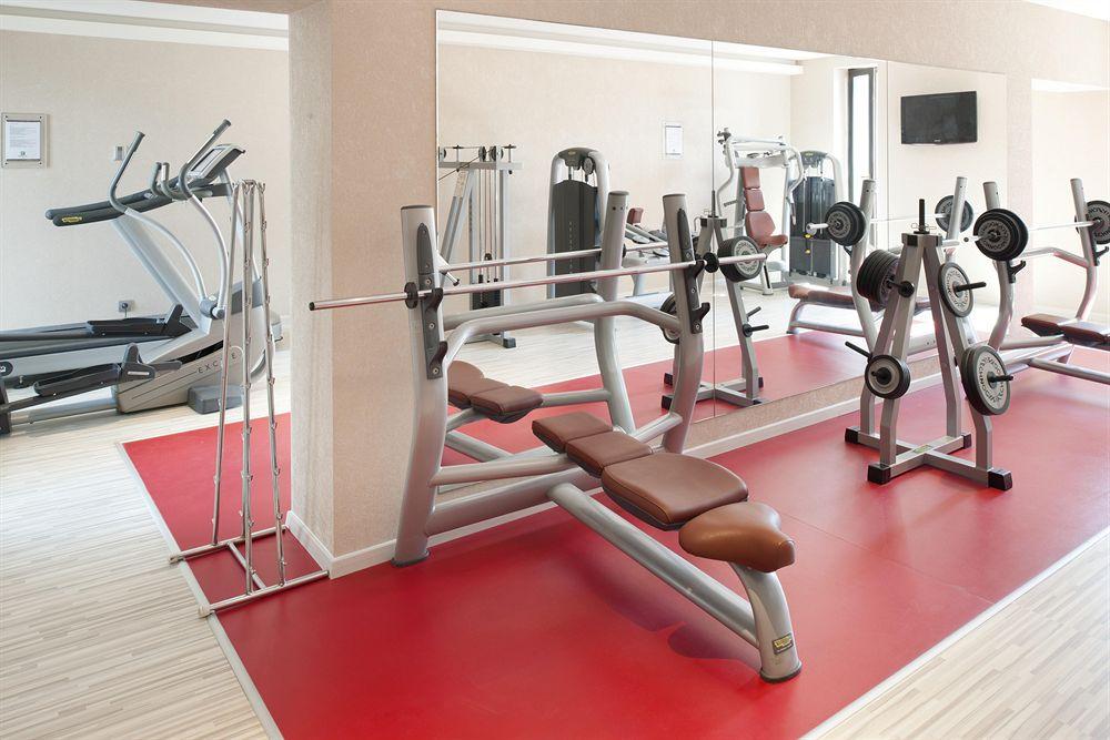 Gimnasio Holiday Inn Trnava by IHG