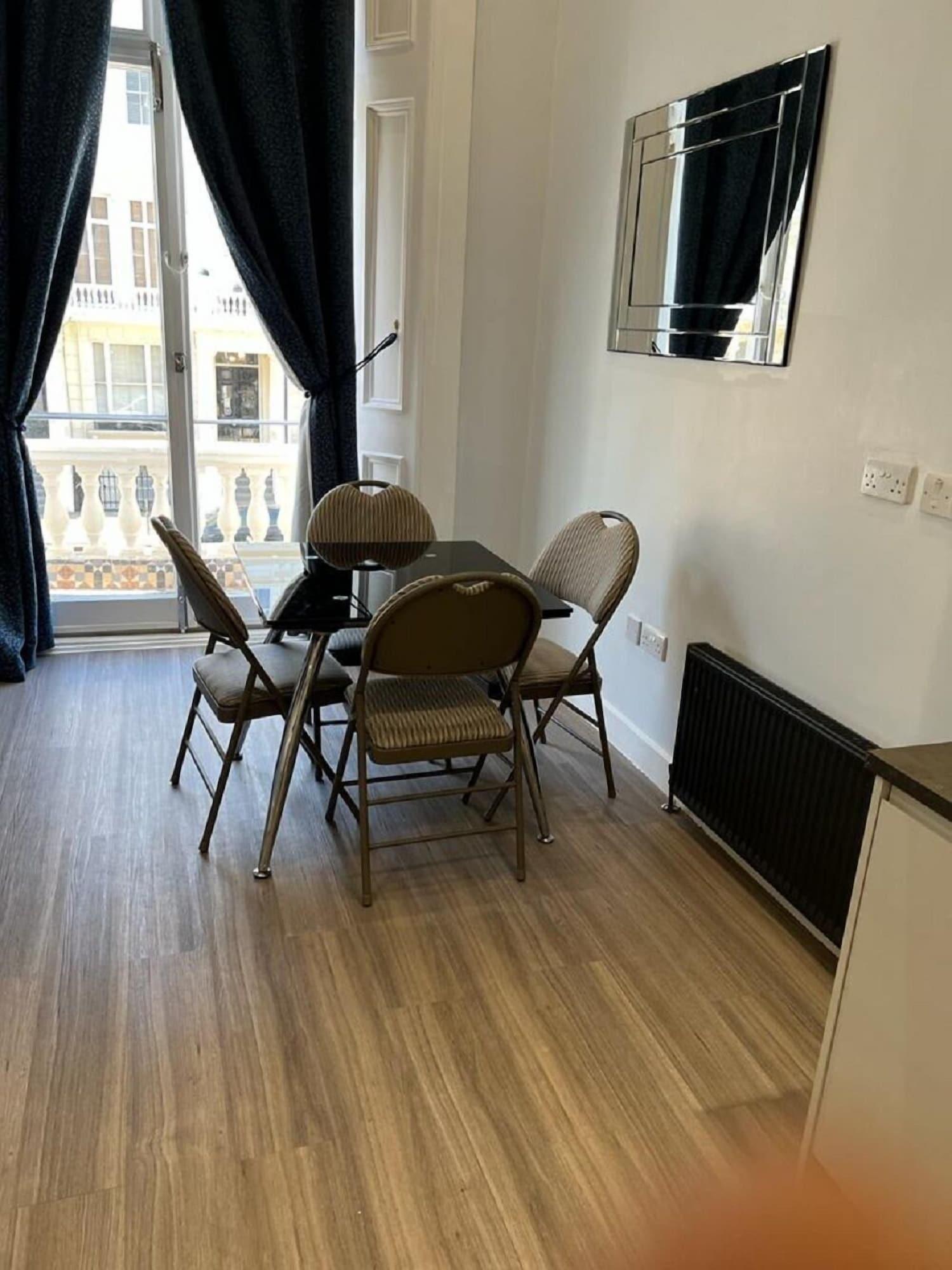 Bar/Salón MSK Superior