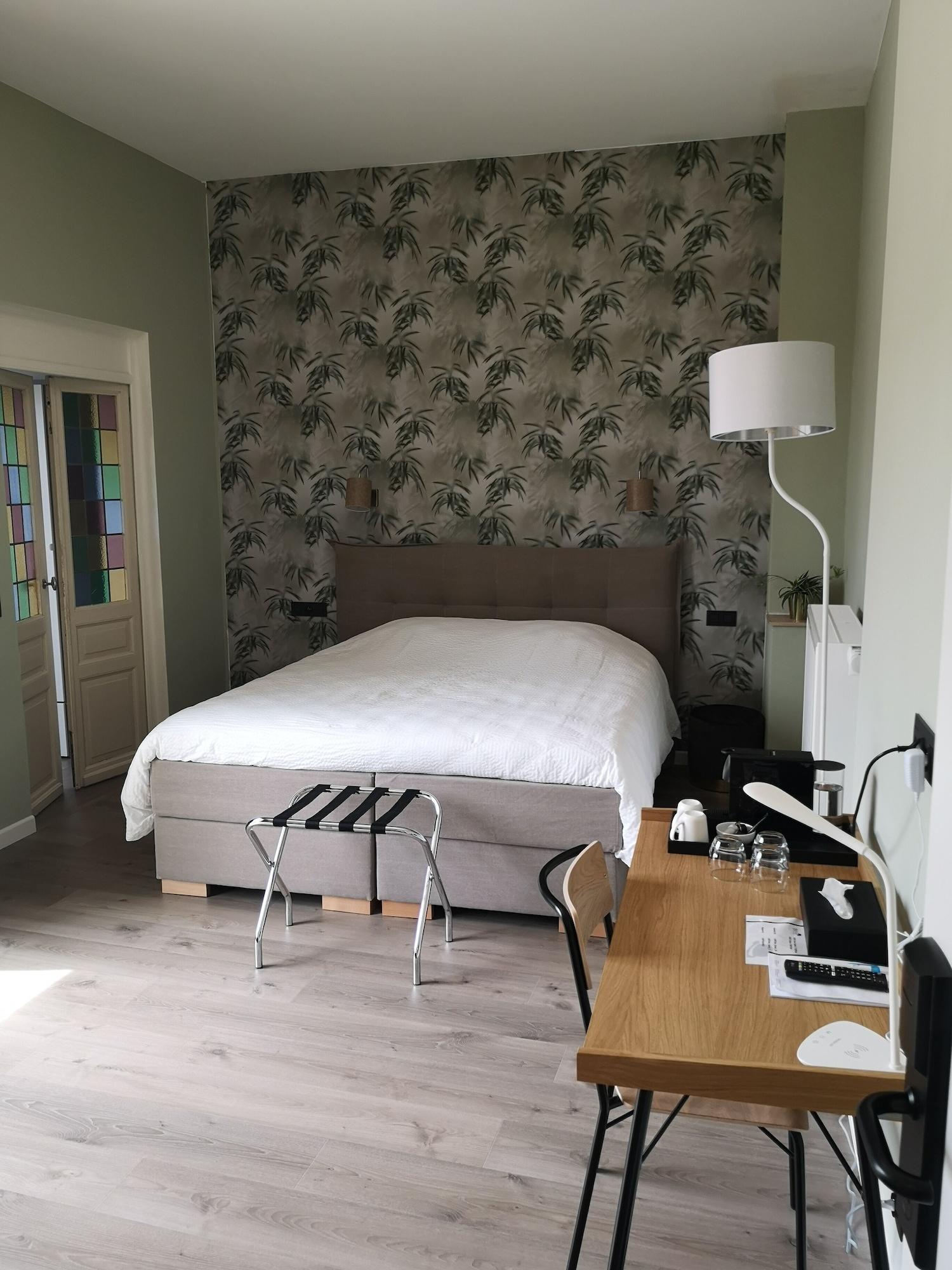 Varios Hotel L'ARTiste