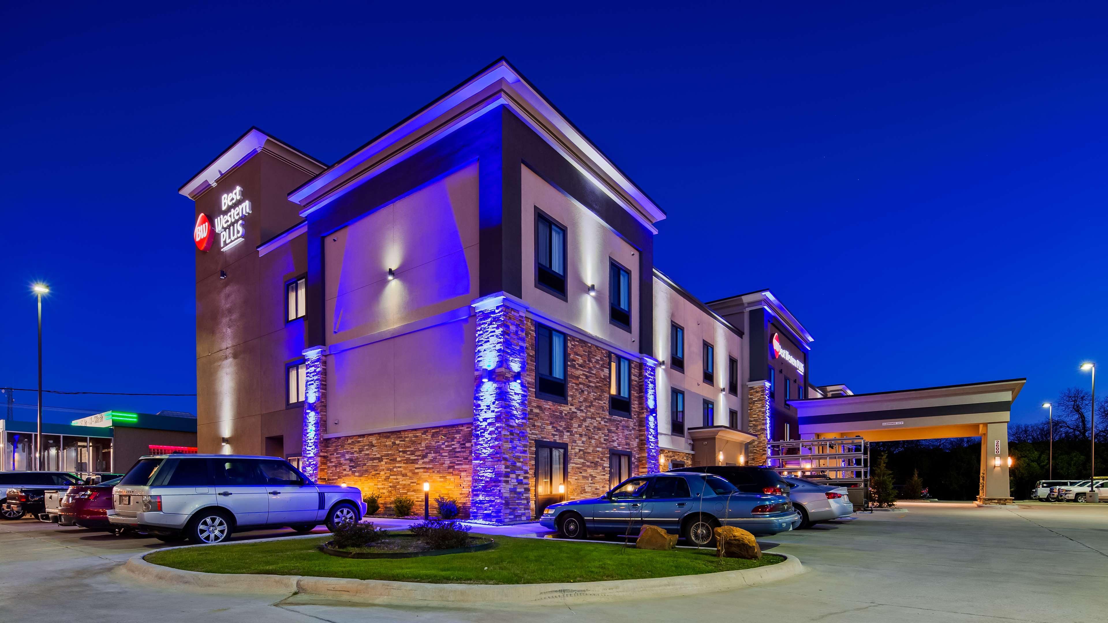 Vista Exterior Best Western Plus Ardmore Inn & Suites