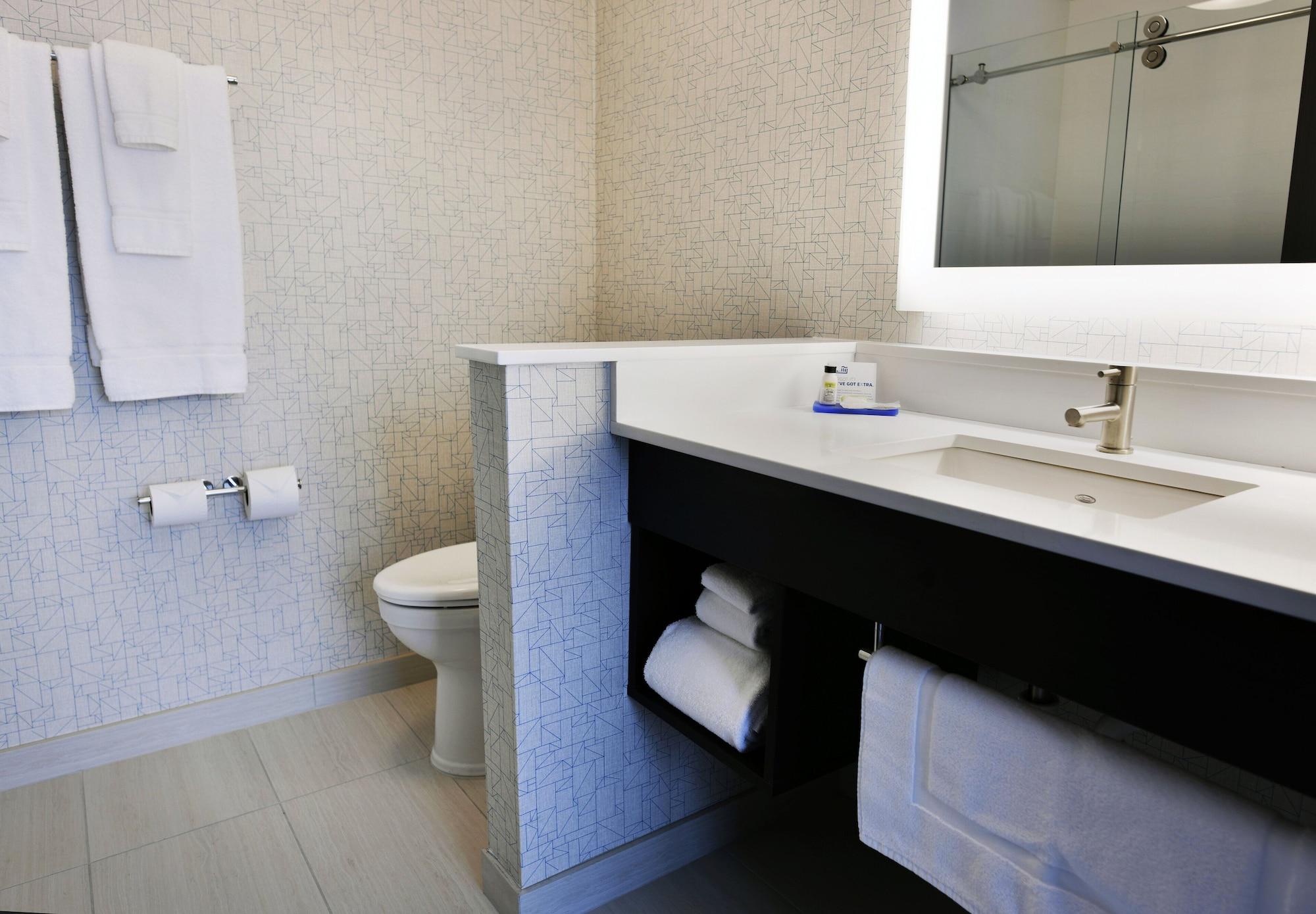 Equipamiento de Habitación Holiday Inn Express & Suites Jersey City - Holland Tunnel by IHG