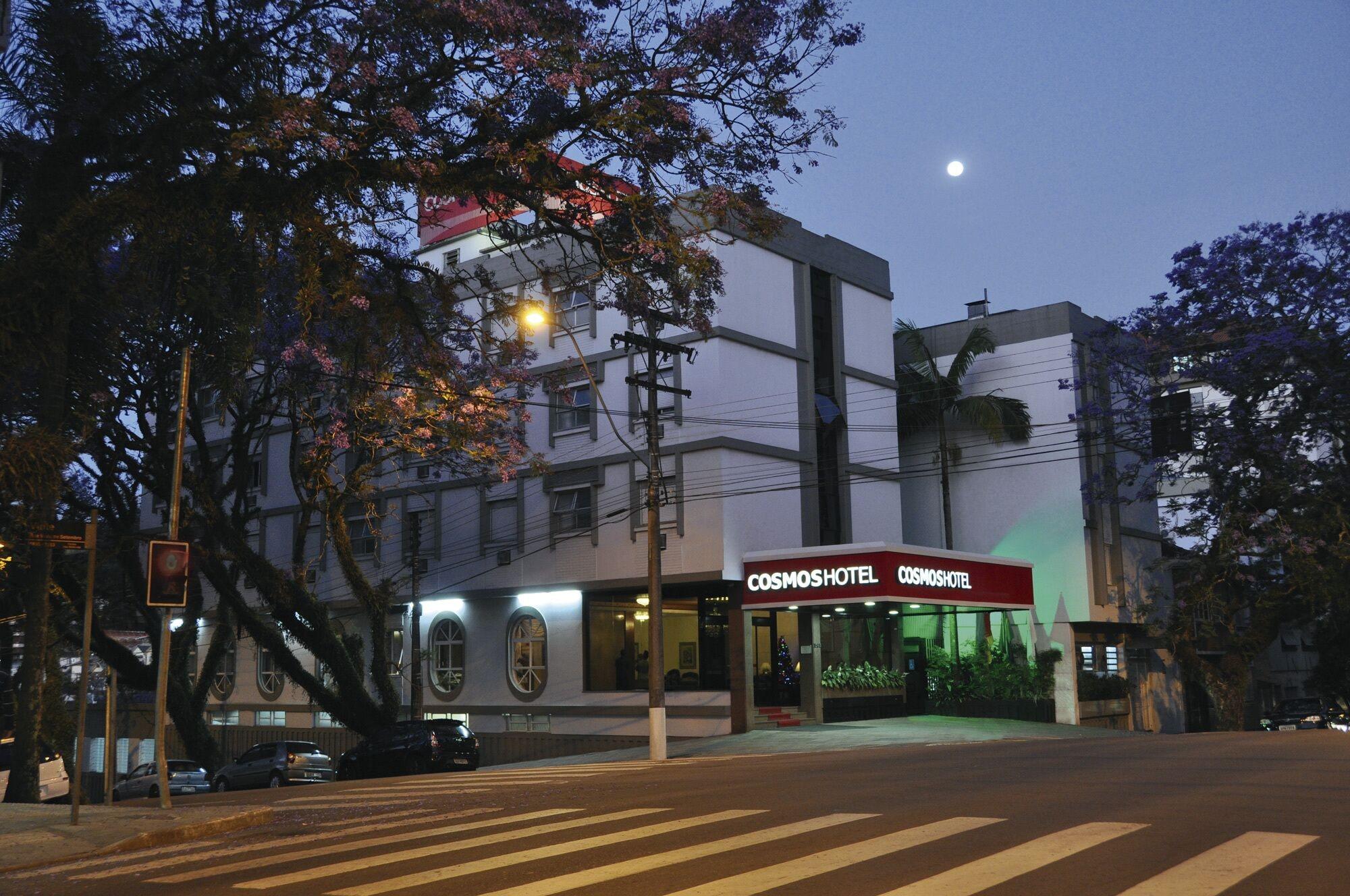 Vista Exterior Cosmos Hotel