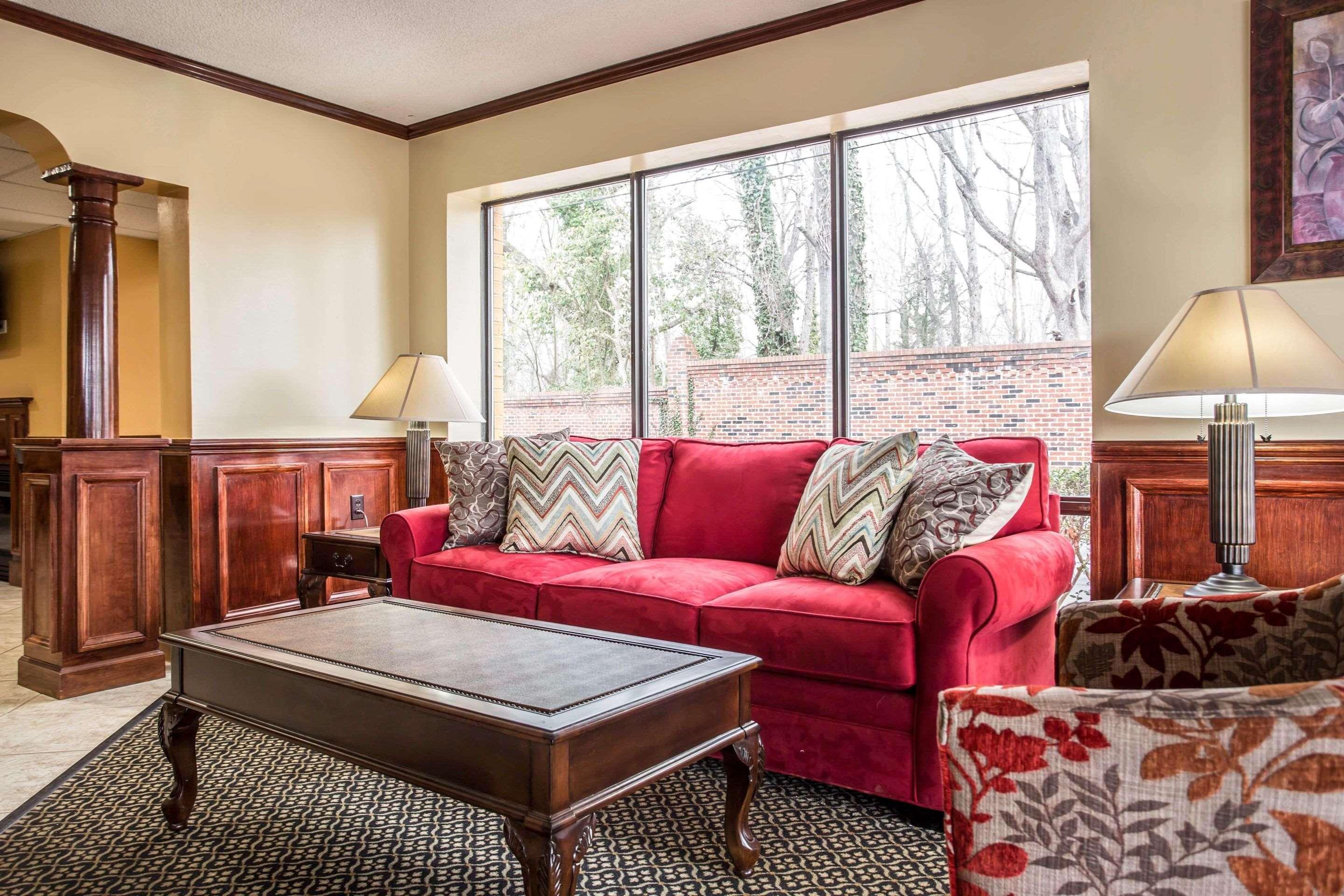 Vista Lobby Quality Inn Kings Mountain