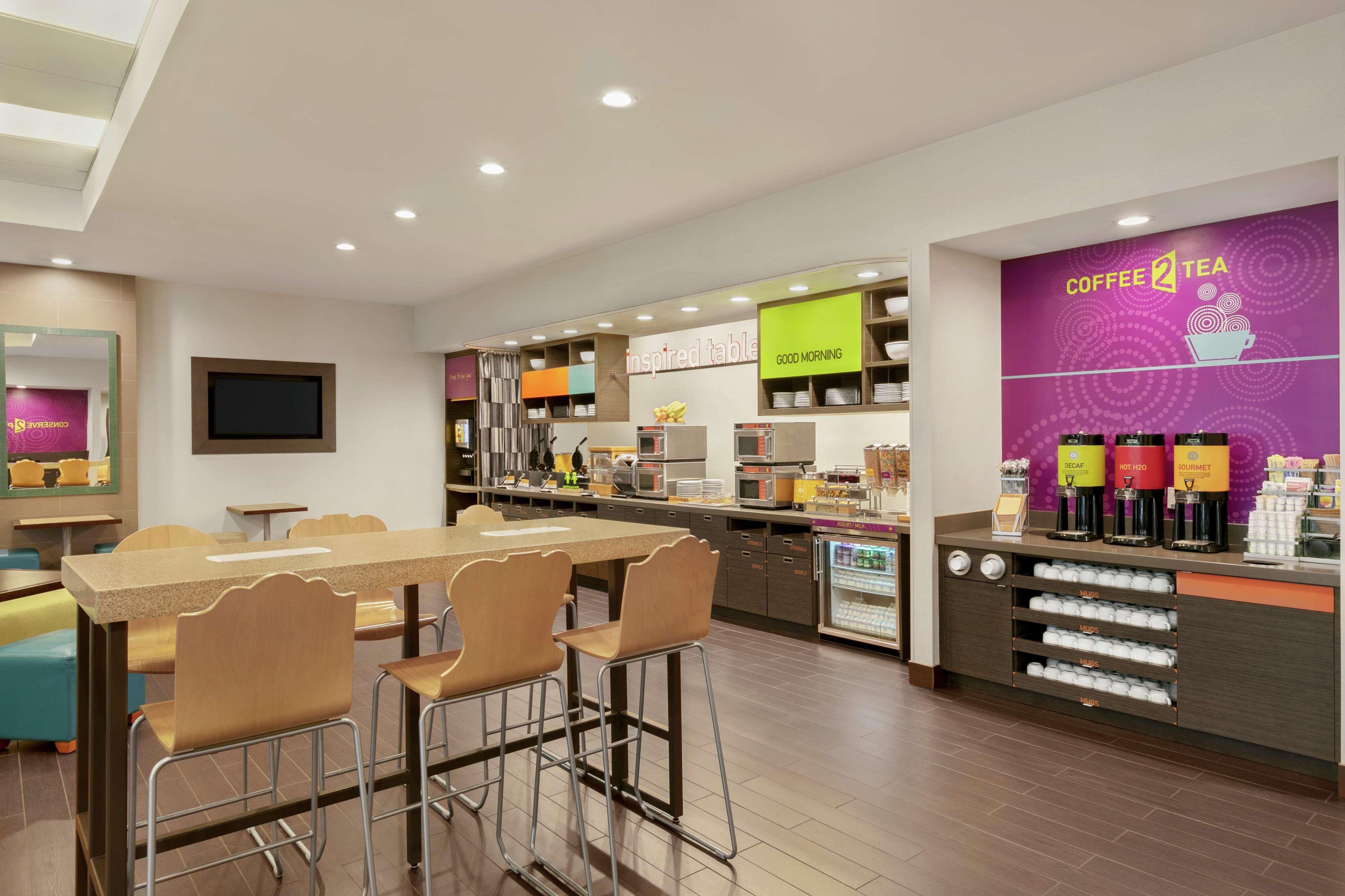 Restaurant Home2 Suites by Hilton NY Long Island City/Manhattan View