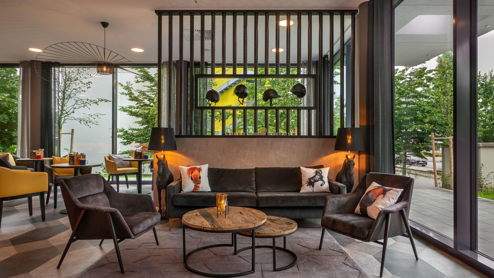 Vista Exterior Holiday Inn - the niu, Fury Aschheim Messe by IHG