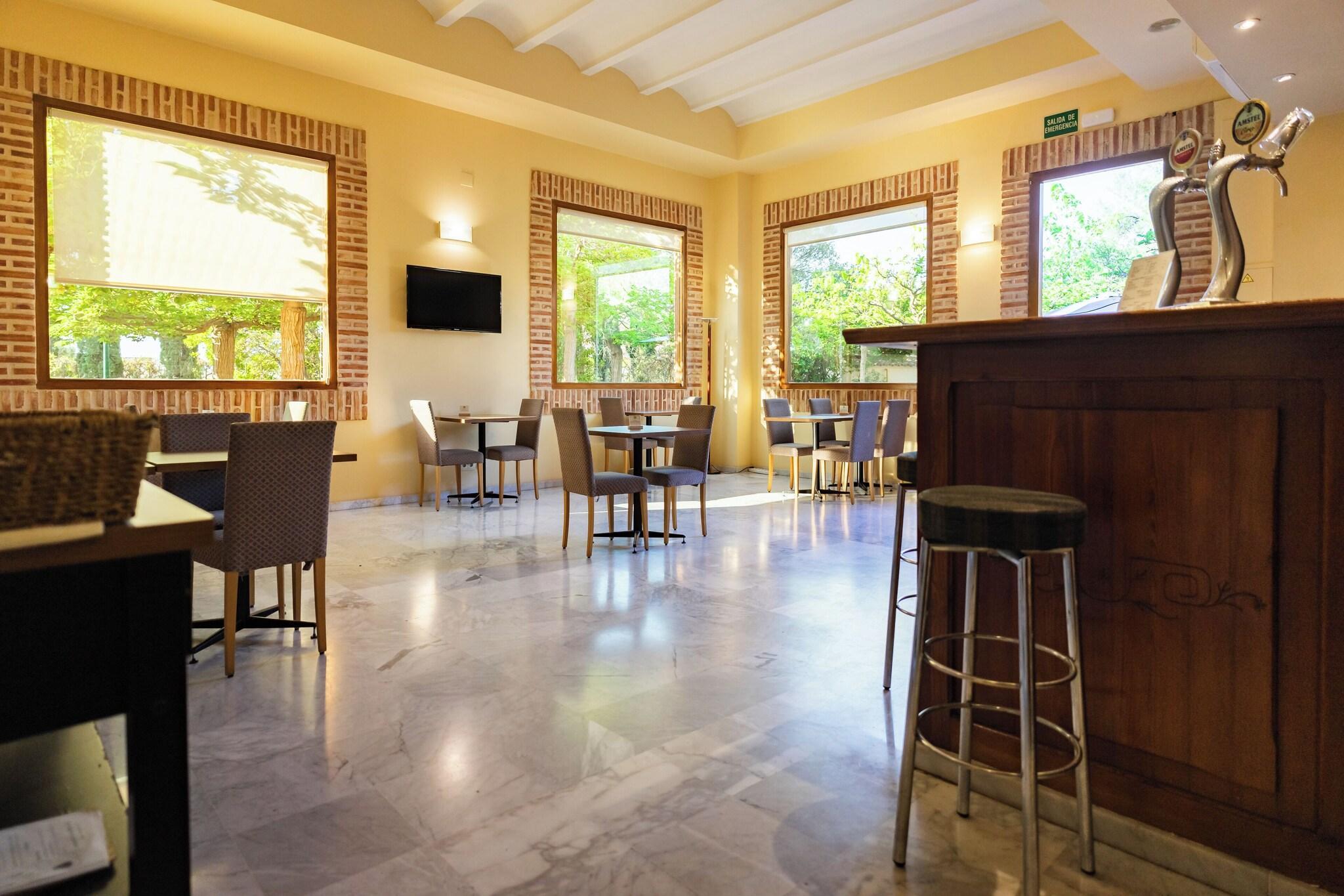 Bar/Salón Hotel Ad Hoc Parque Golf