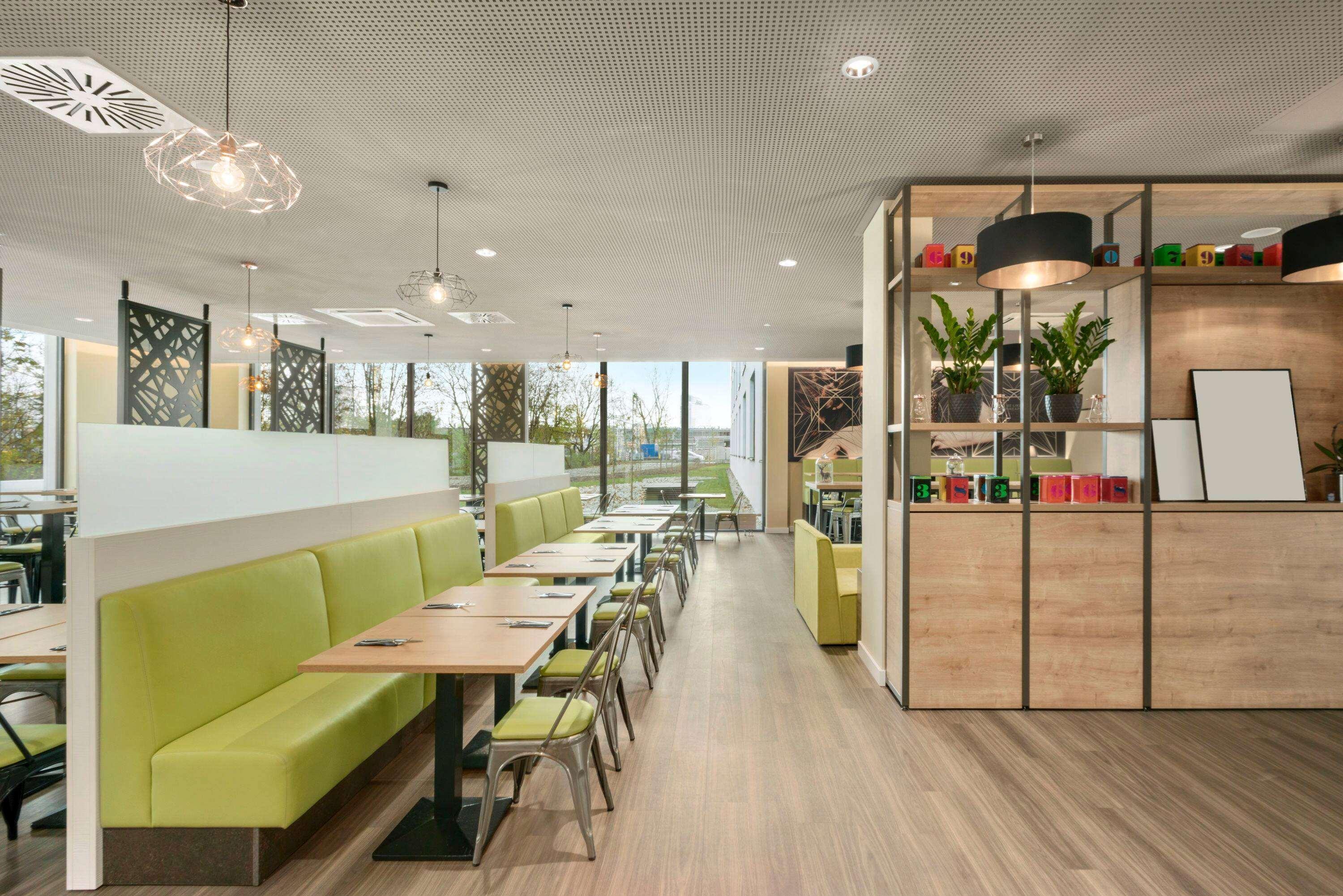 Restaurant Super 8 by Wyndham Munich City North
