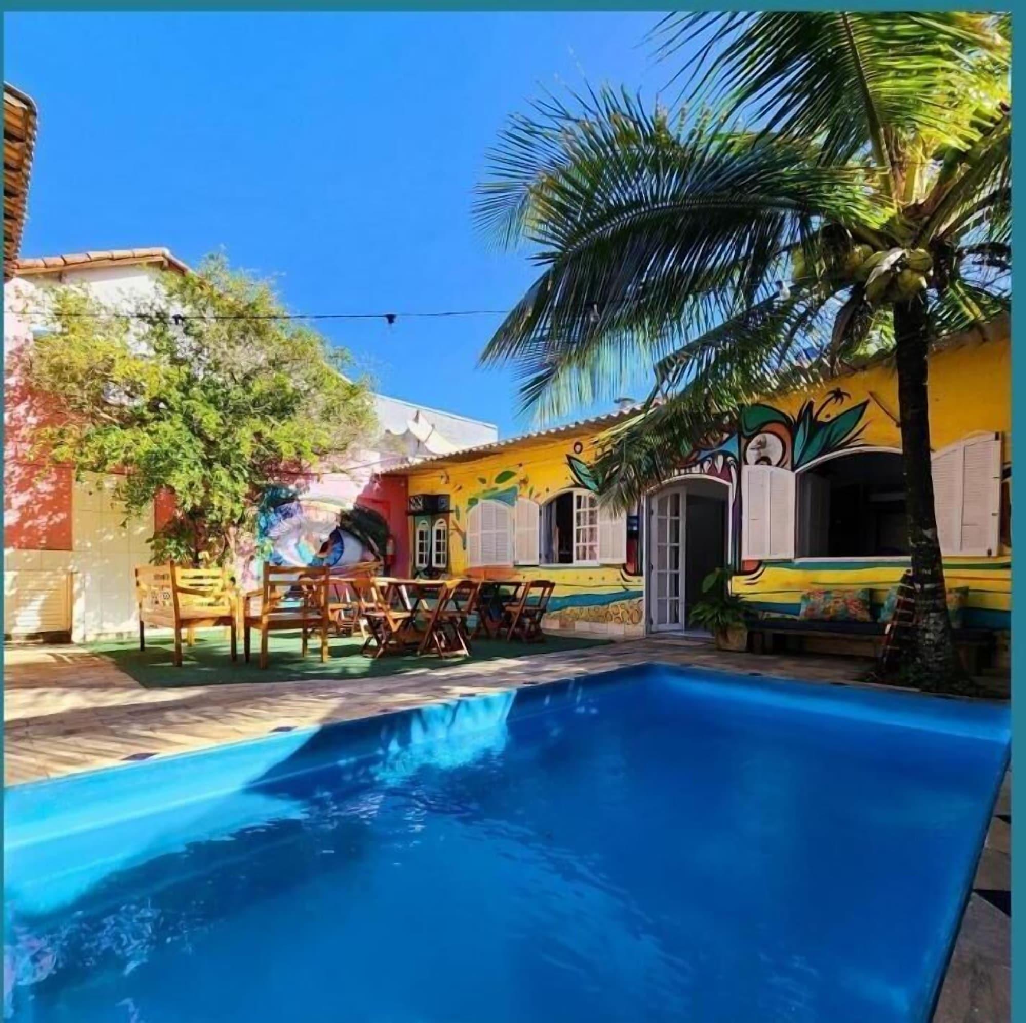 Vista da piscina ACQUARELA HOSTEL