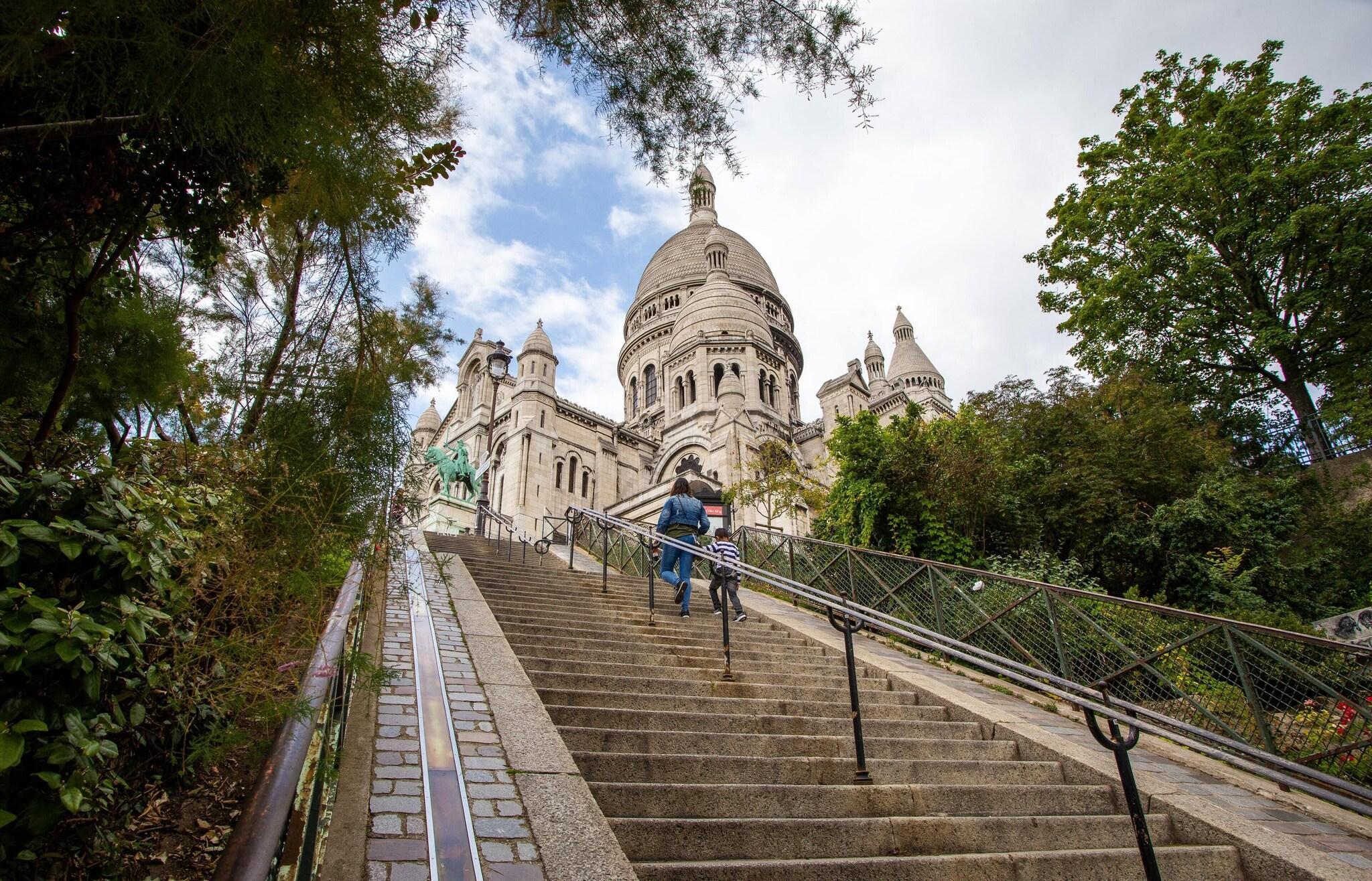 Vista Exterior Le Régent Montmartre by Hiphophostels