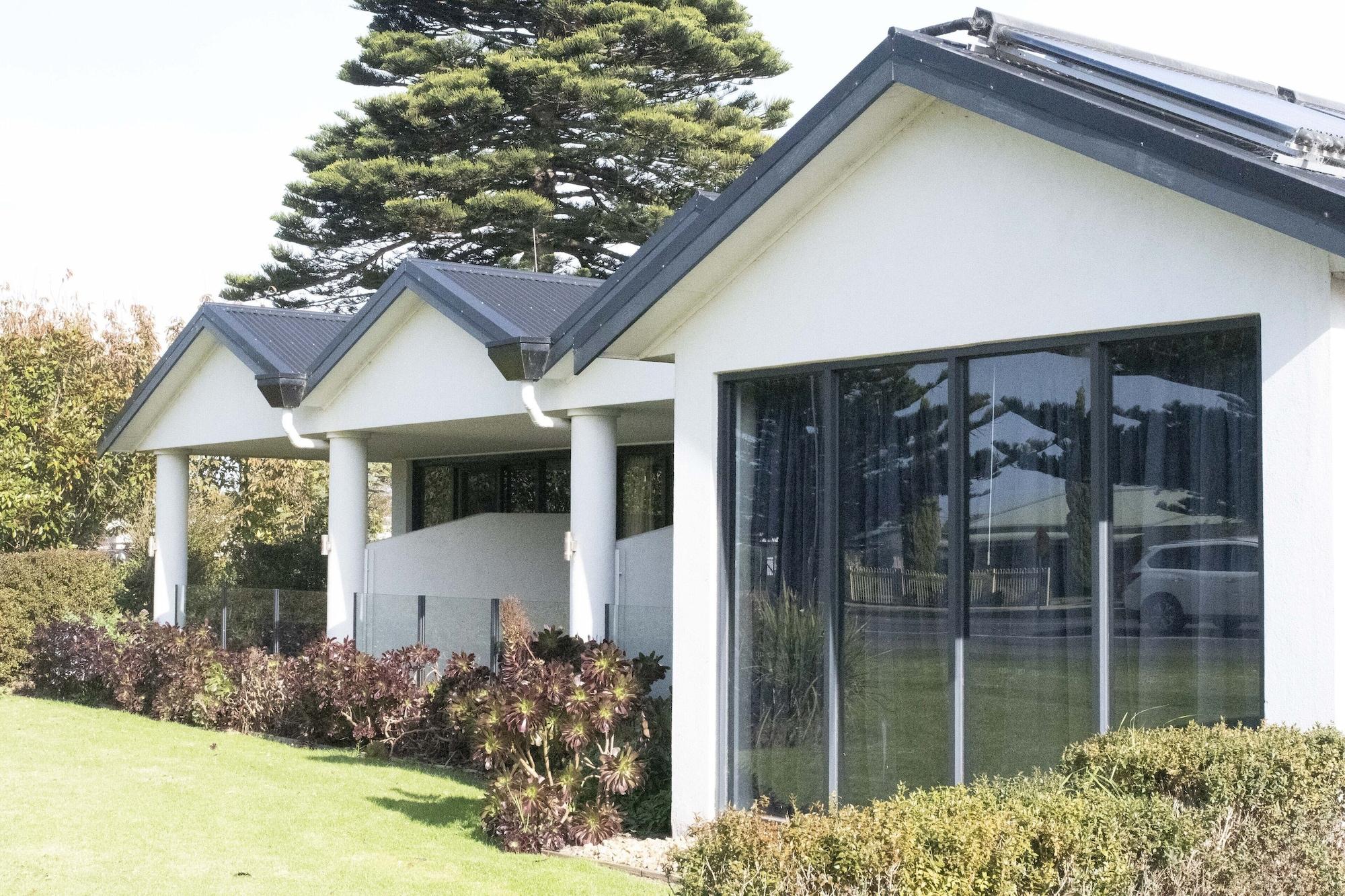 Vista Exterior A1 Motels Port Fairy Motel and Apartments