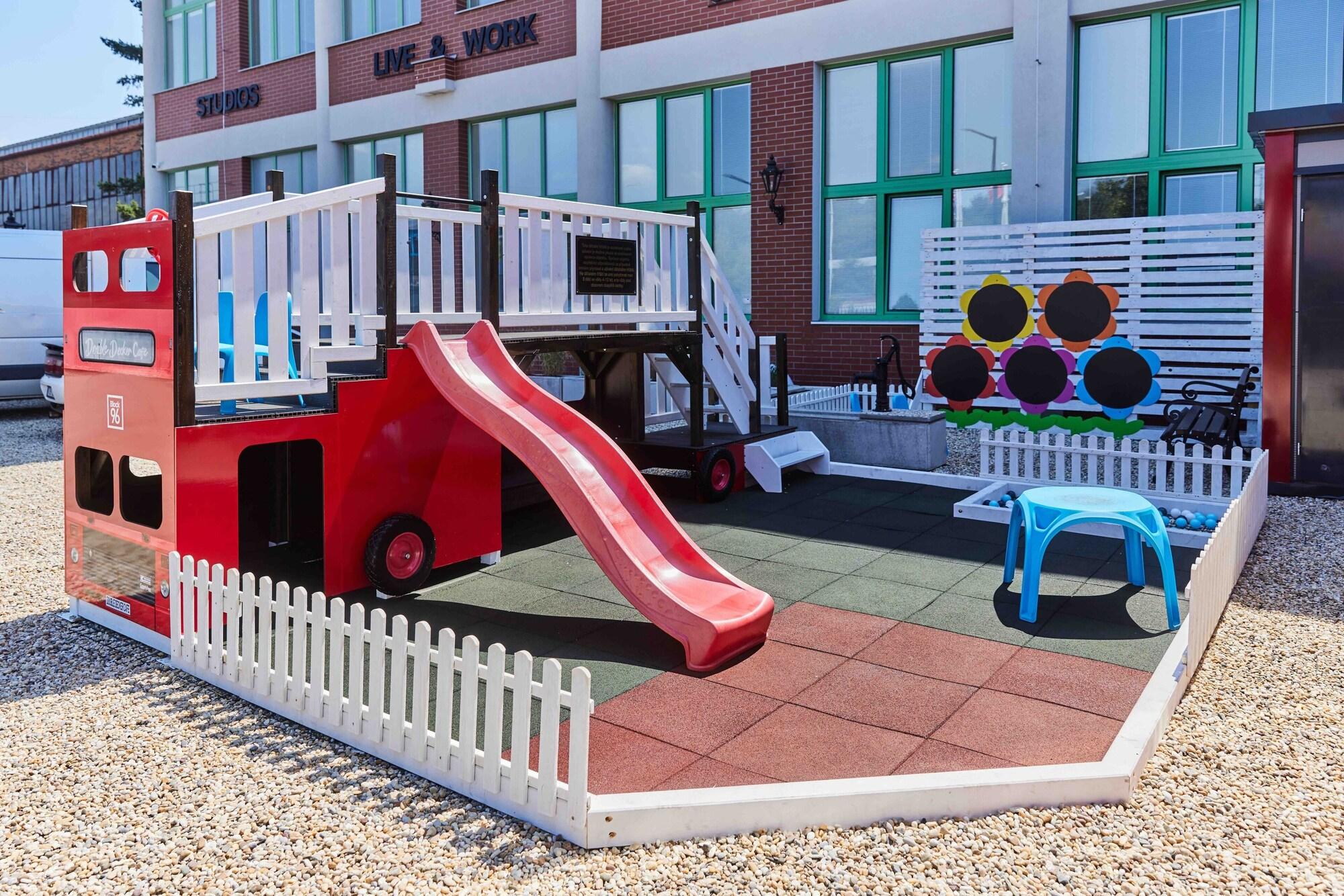 Vista Exterior Block 96