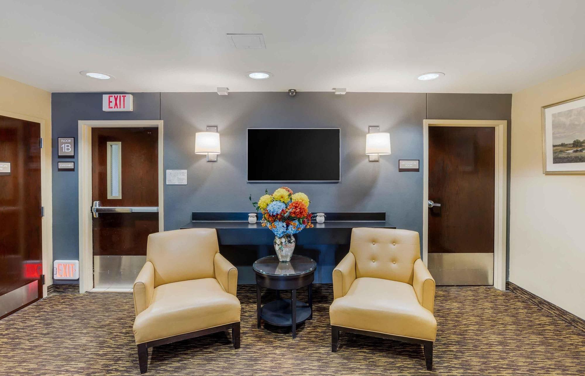 Vista Lobby Extended Stay America Suites New York City LaGuardia Airport
