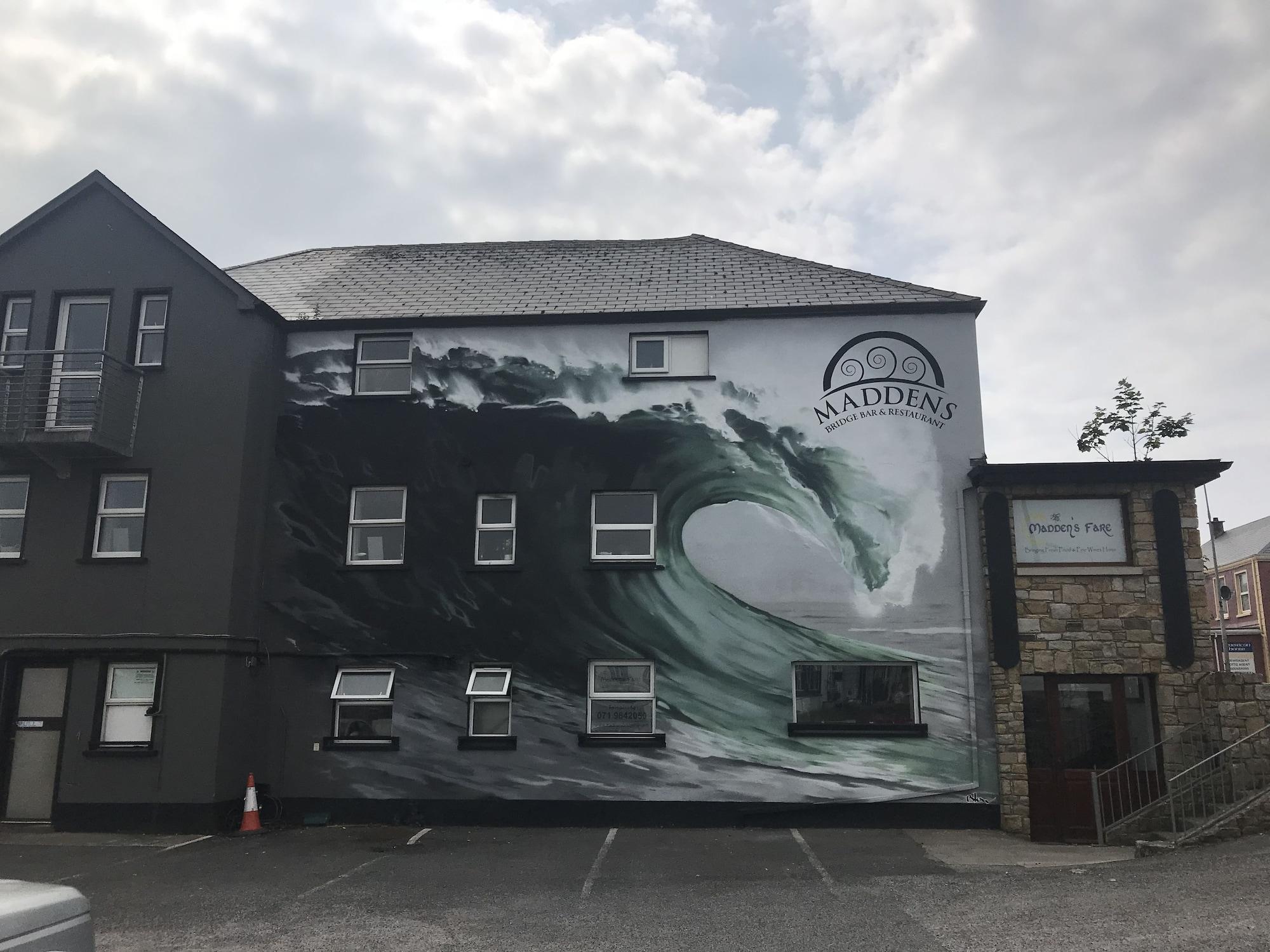 Vista Exterior Maddens Bridge Bar & Guesthouse