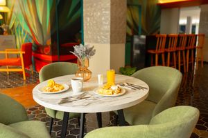 Alojamiento - Vista Express Guadalajara Expo SureStay Collection by BW