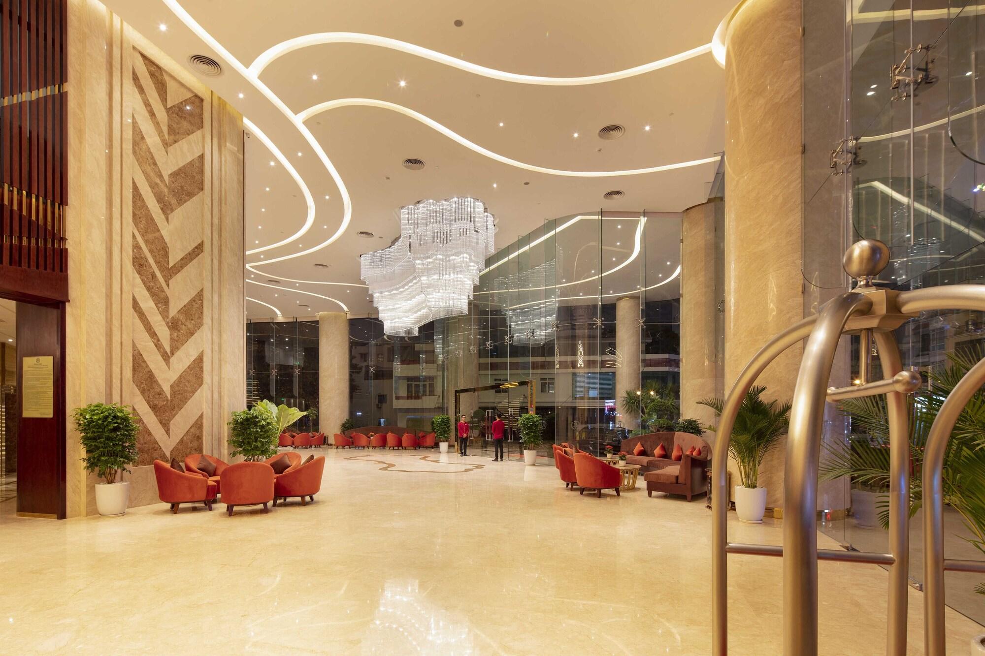 Vista Lobby Regalia Gold Hotel